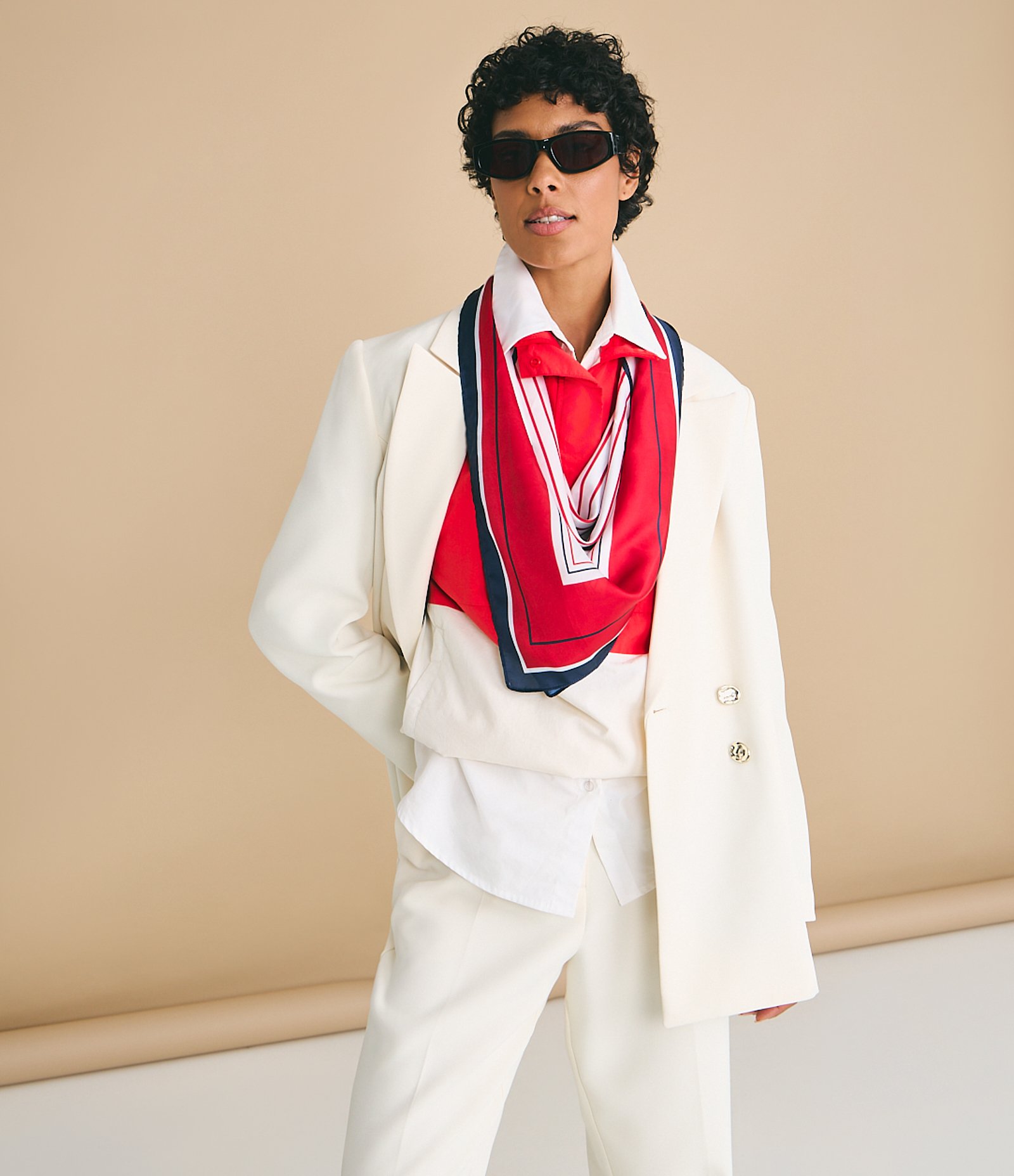 Blazer Oversized Alfaiatado com Abotoamento Transpassado Off White 1