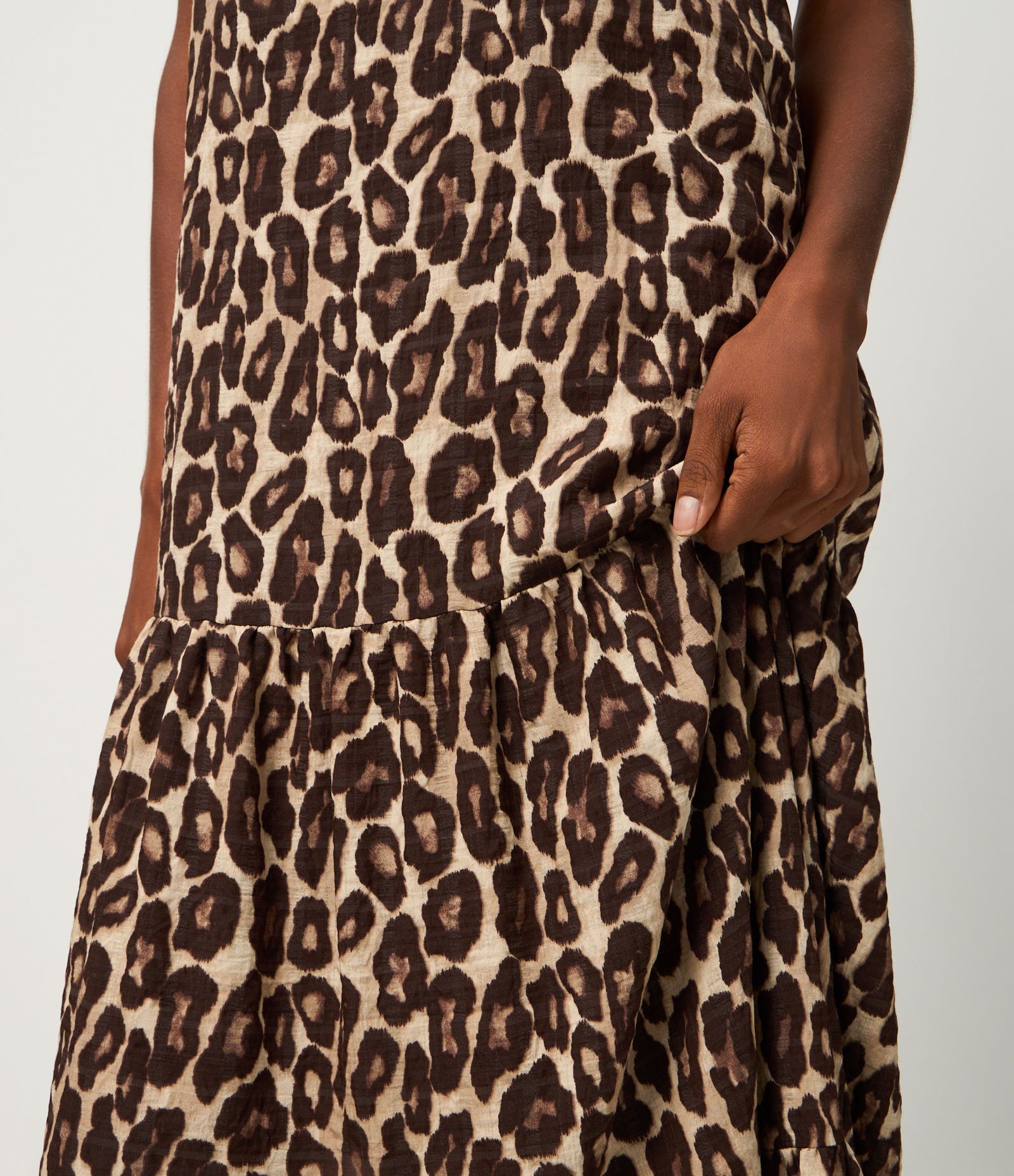 Vestido Evasê Midi em Viscose com Estampa Onça Marrom/Bege 5