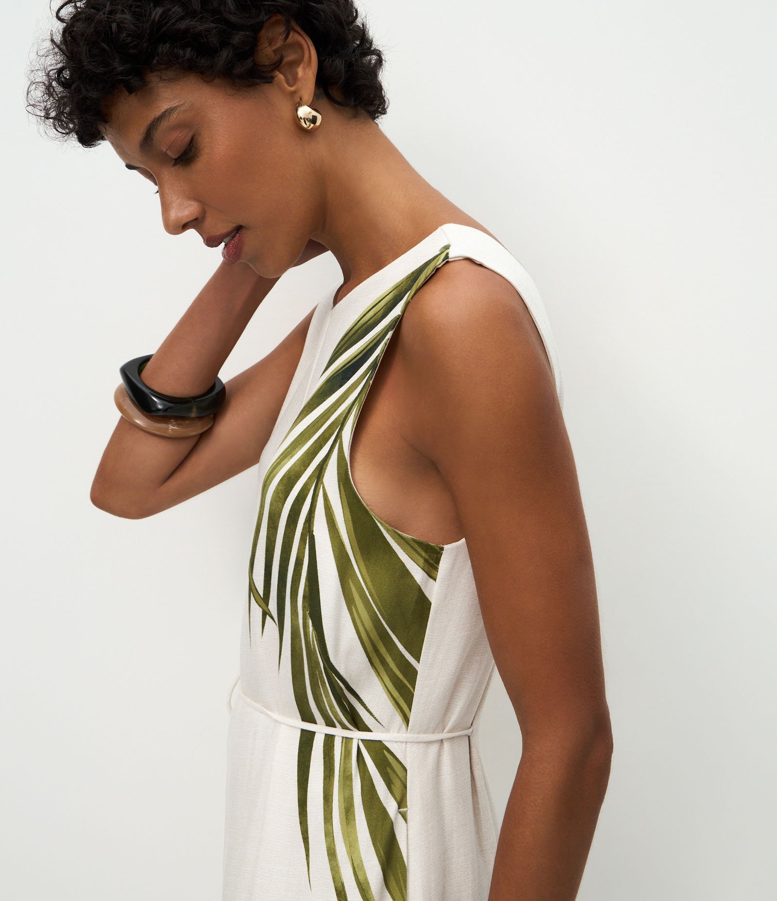 Macacão em Viscose com Estampa de Folhagem Branco 4