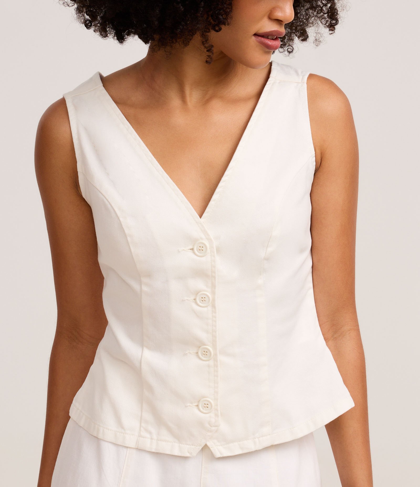 Colete Acinturado em Sarja com Botões e Pences Off White 4