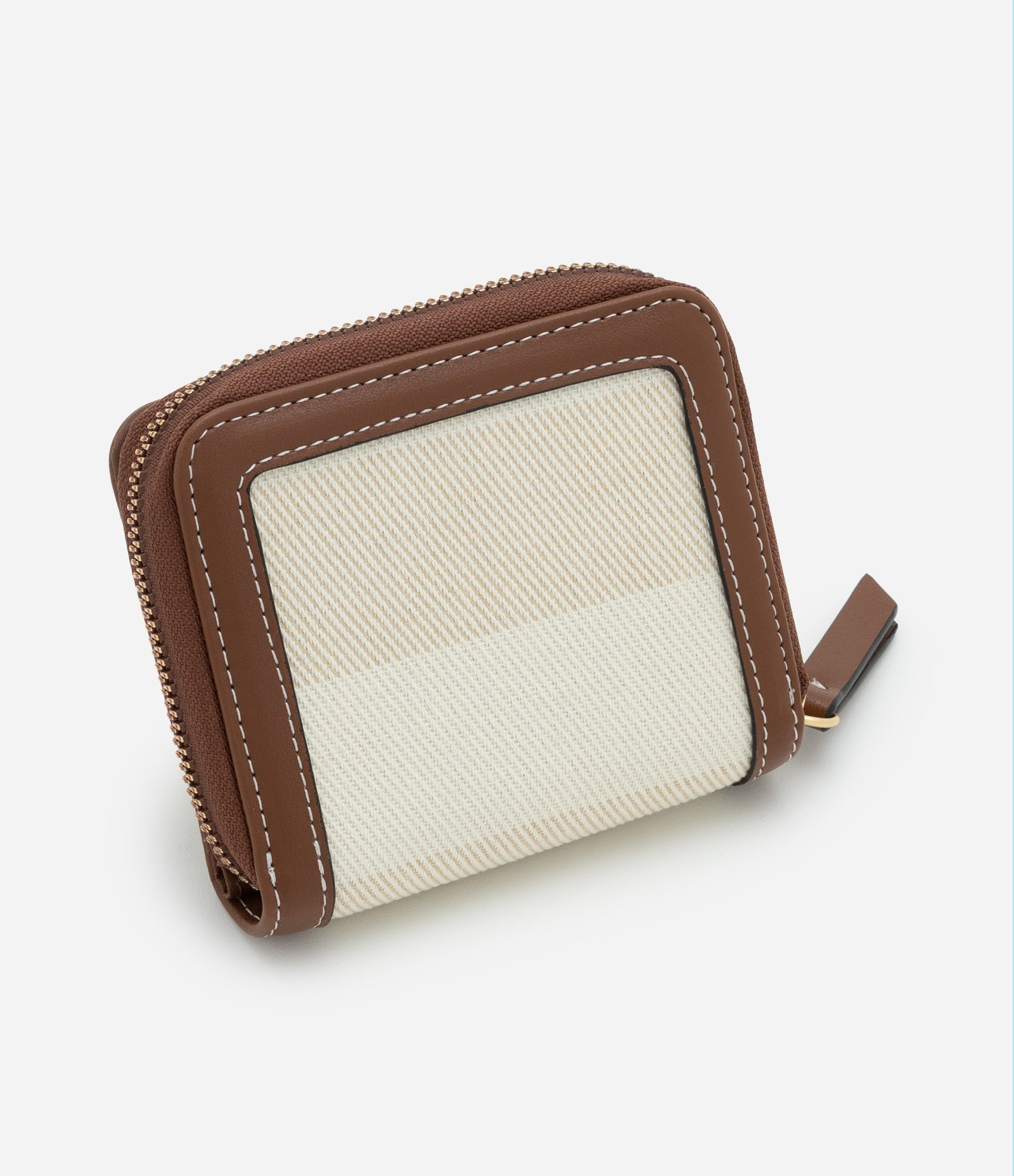 Carteira Envelope Pequena com Detalhe em Metais Bege 3