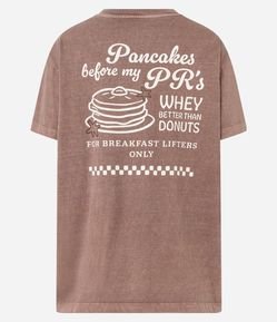 Camiseta Oversized Esportiva em Algodão Estonado com Estampa de Panqueca