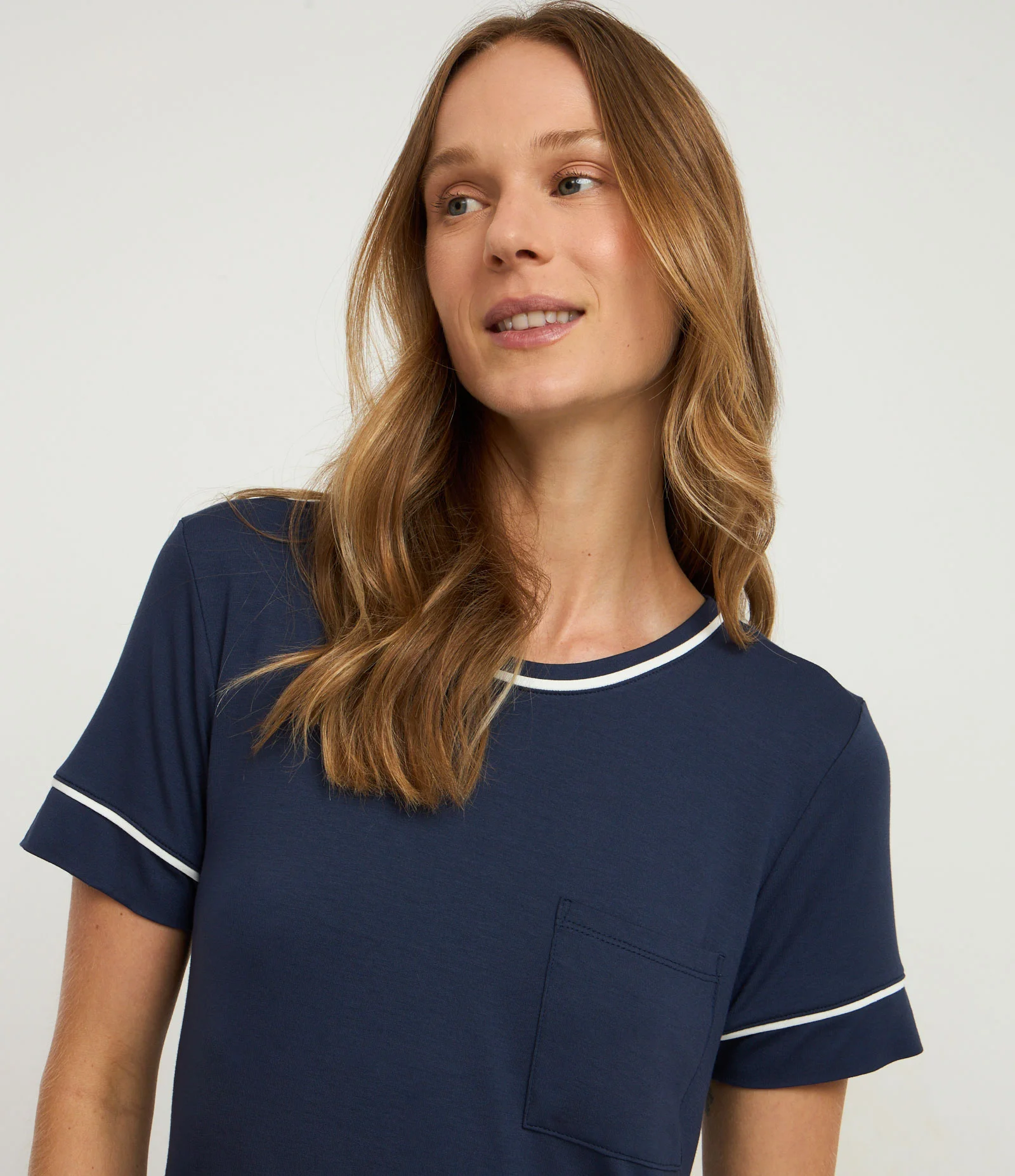 Camisola Curta em Viscolycra com Detalhes Contrastantes Azul Escuro 2