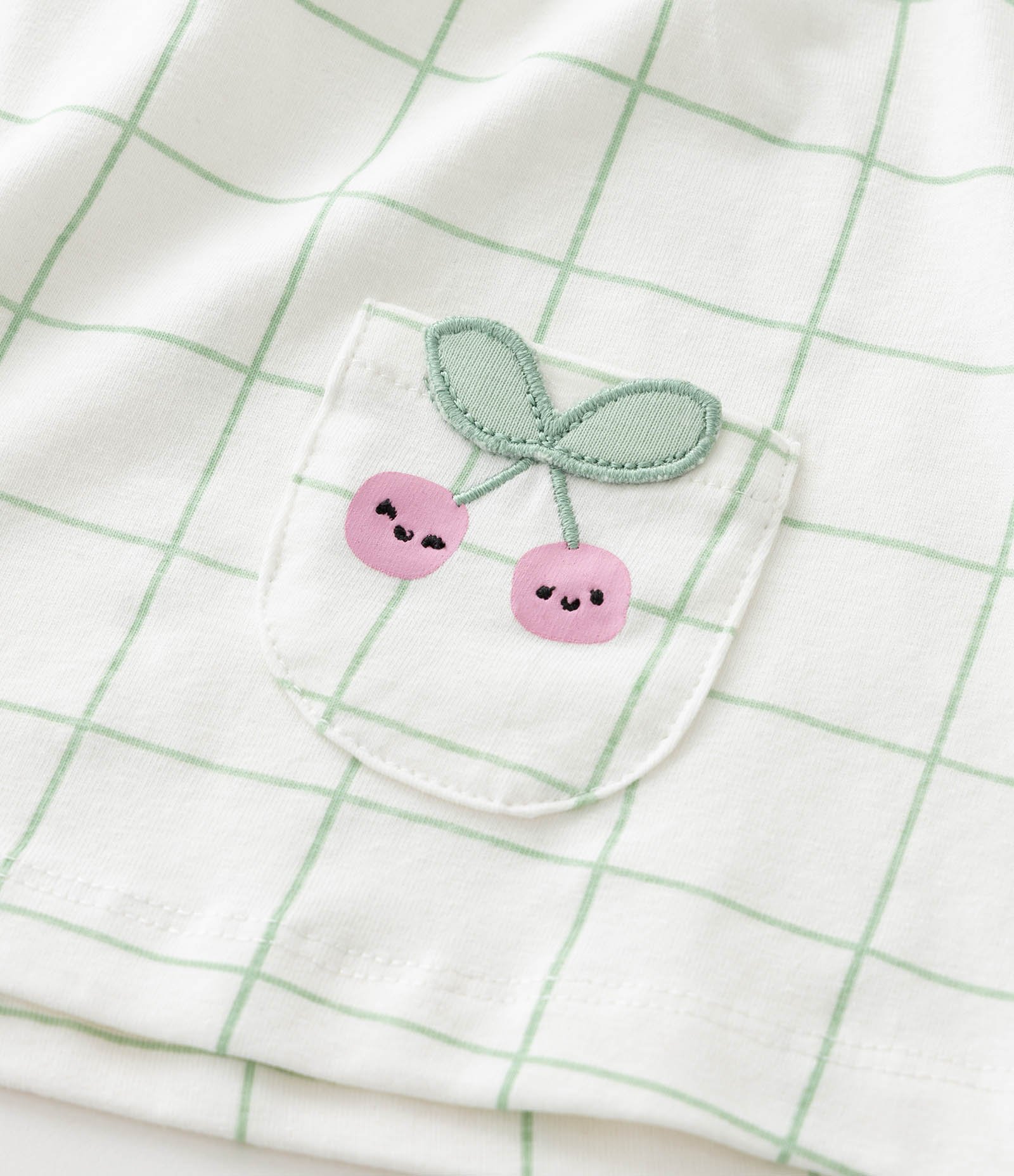 Conjunto Infantil com Bata e Bermuda Estampada e Bordado de Cerejinhas - Tam RN a 18 Meses Verde Pastel 14