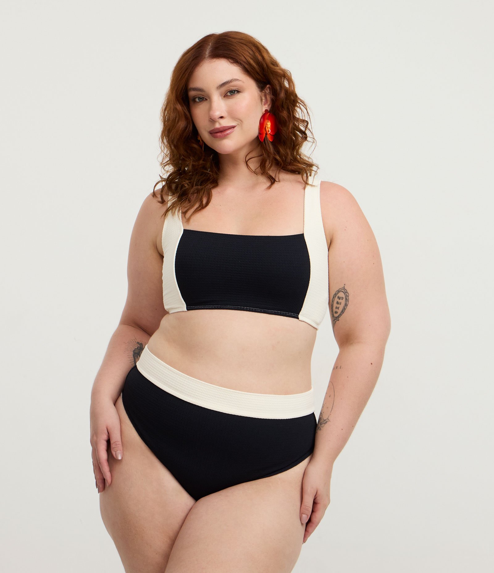 Biquíni Top com Proteção UV e Bloco de Cor Curve & Plus Size Preto/Branco 5