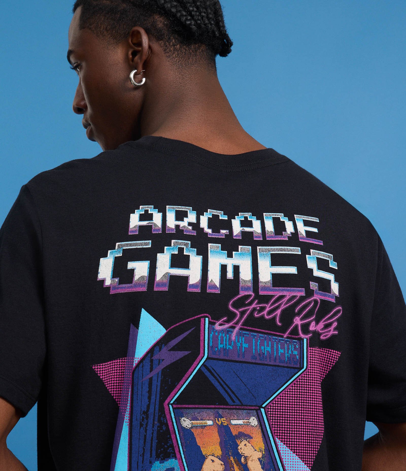 Camiseta Regular em Algodão com Estampa de Capivara e Lettering Arcade Games Preto 4