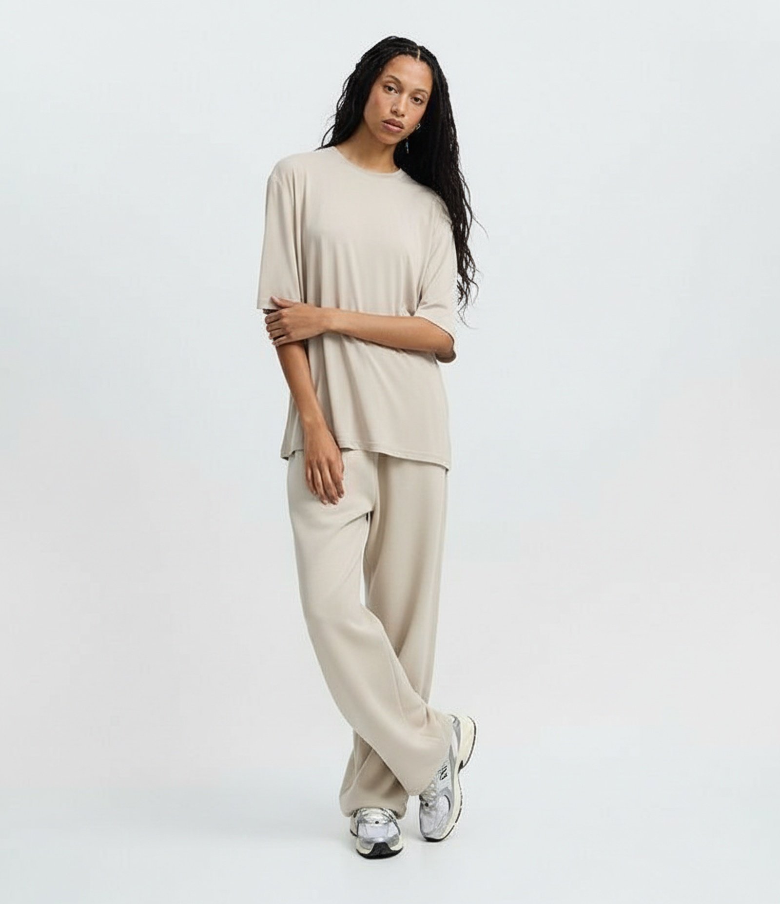 Camiseta Oversized em Microfibra com Manga Curta Bege 3