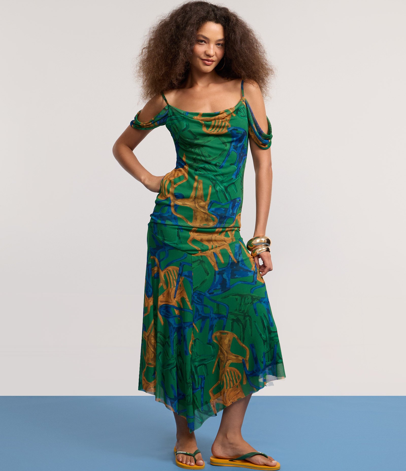 Vestido Long Midi Evasê em Tule com Estampa de Cadeiras Verde/Laranja/Azul 4