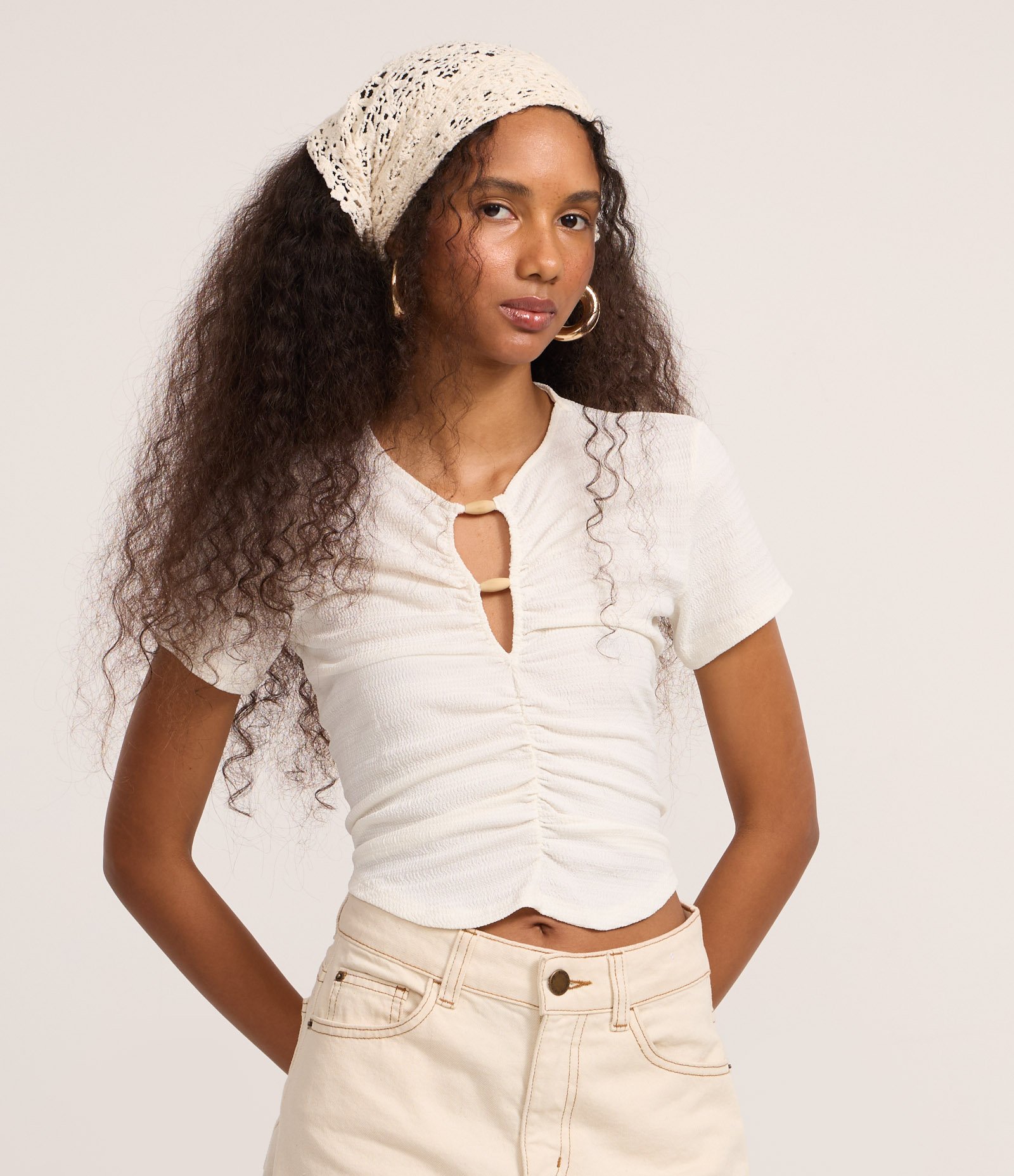 Blusa com Decote Franzido com Aviamento e Textura Branco 1