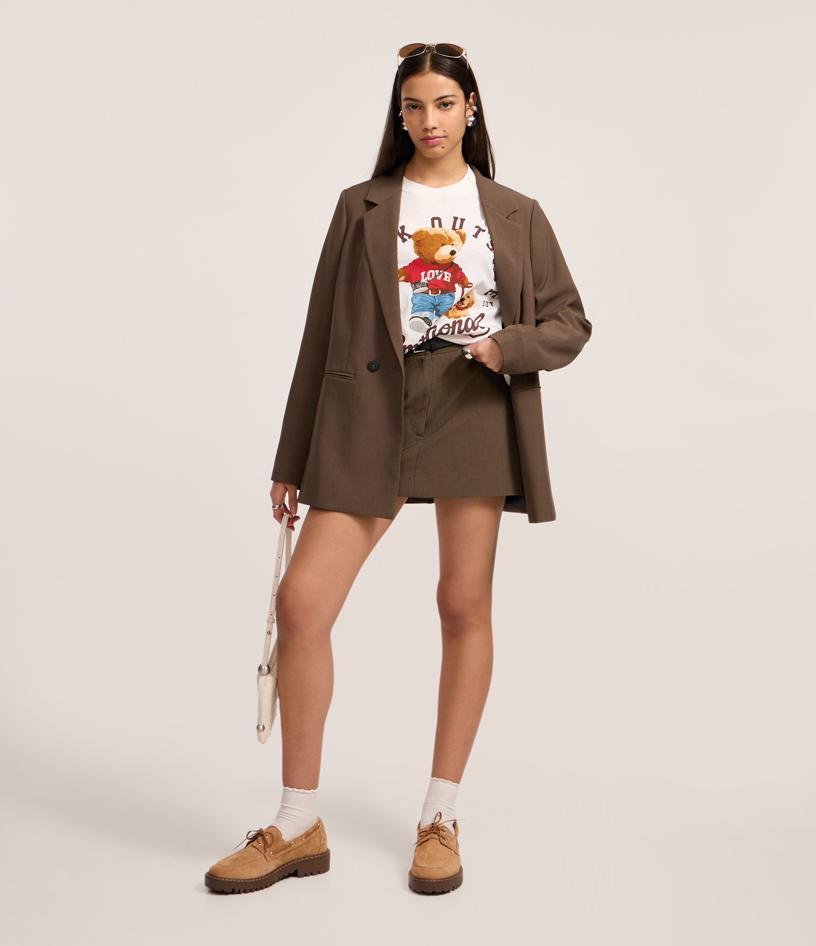 Short Saia Reto com Cinto e Alfaiatado Marrom 1