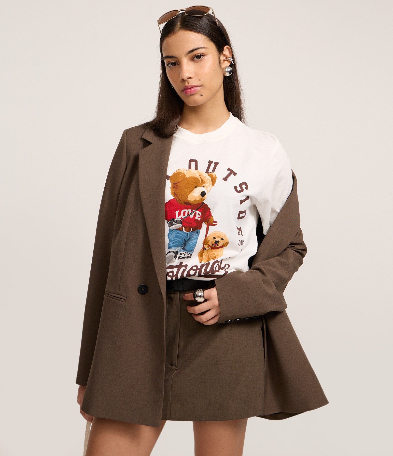 Short Saia Reto com Cinto e Alfaiatado Marrom 2