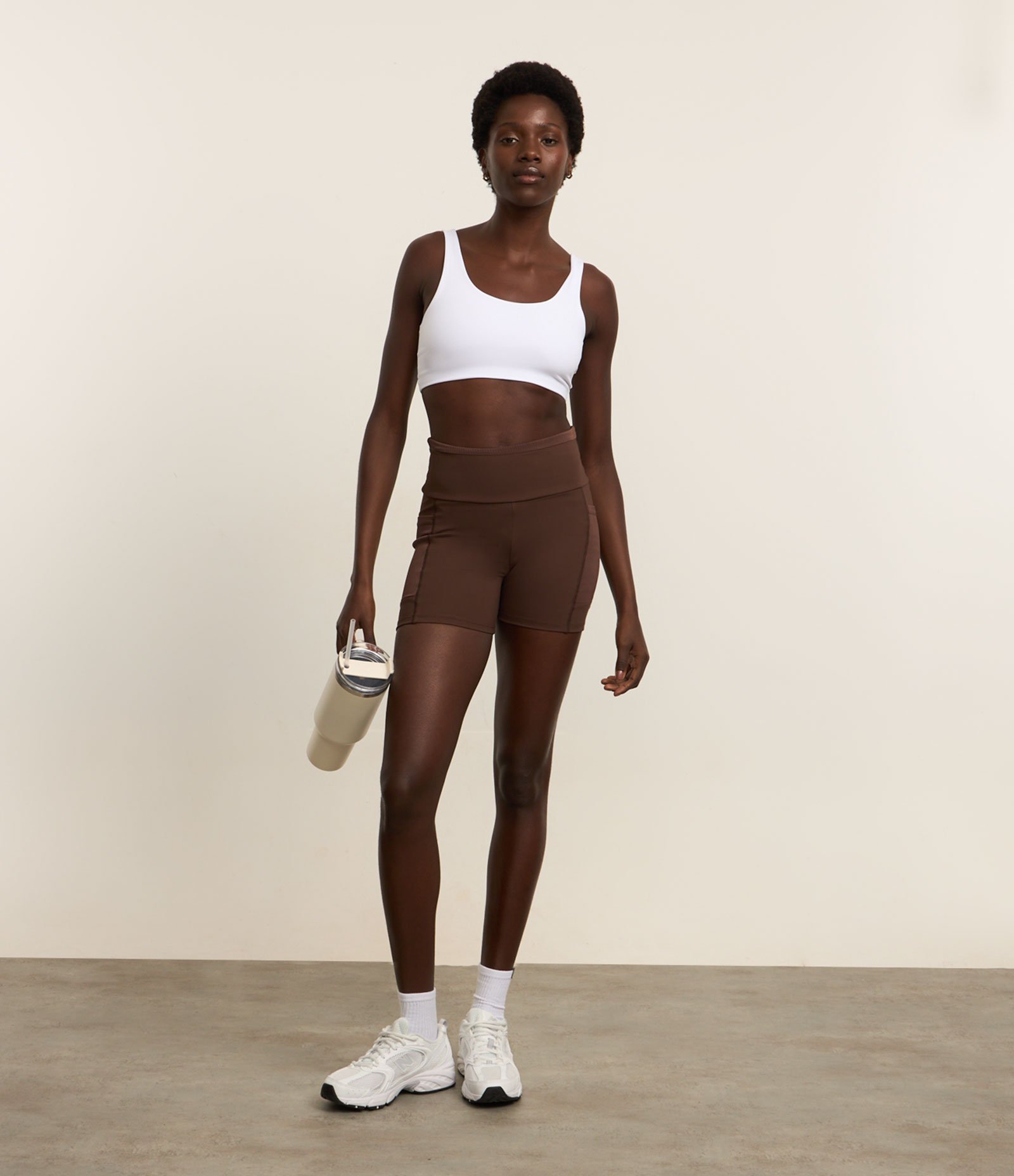 Top Esportivo em Poliamida com Decote Redondo e sem Bojo Branco 2