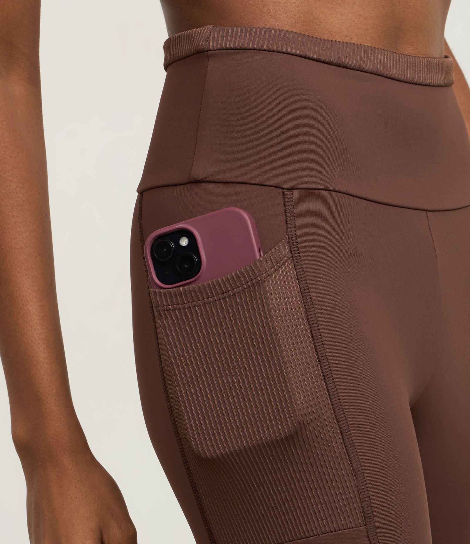 Calça Legging Esportiva em Poliamida com Cós Texturizado Marrom 4