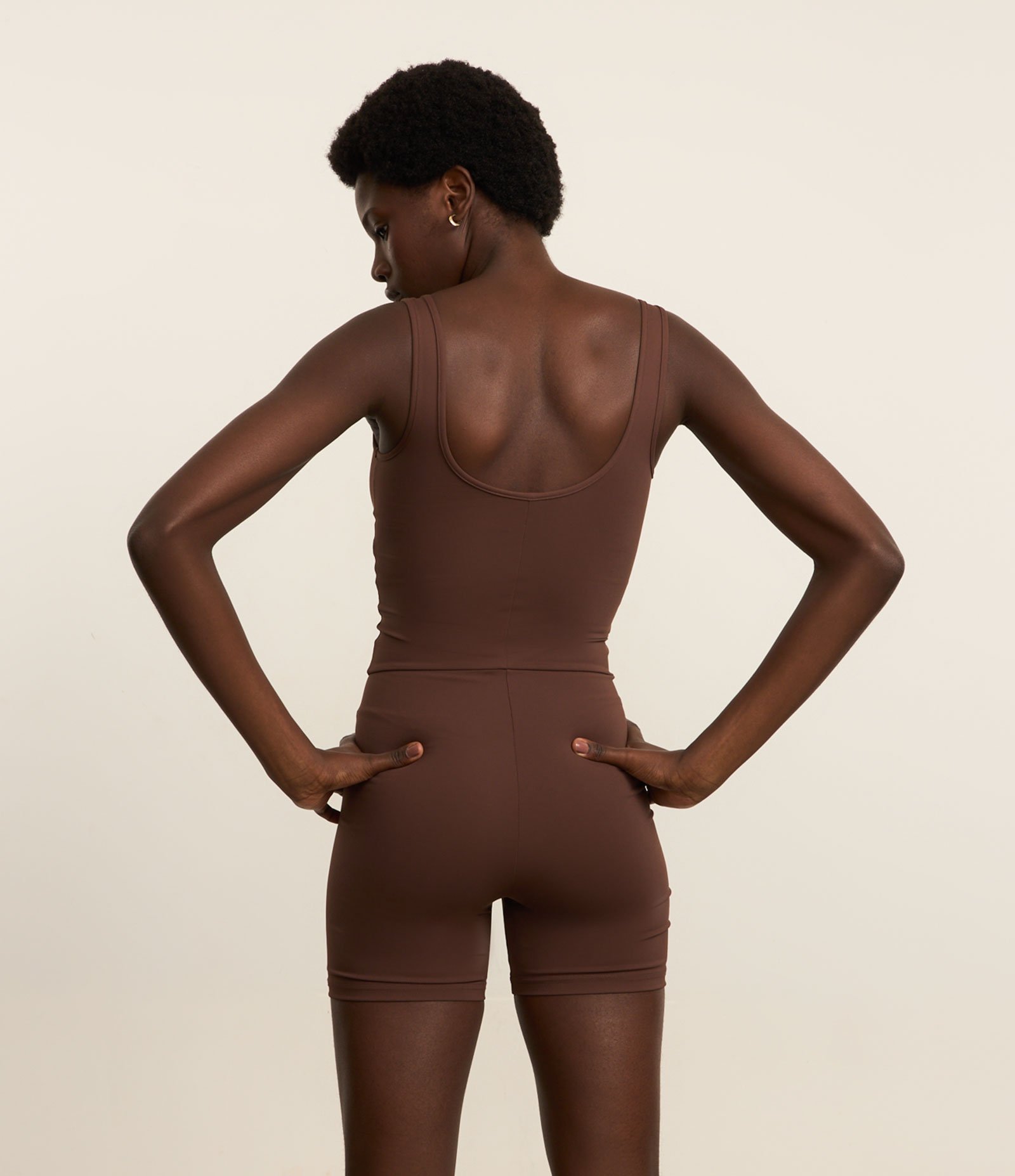 Macaquinho Esportivo em Poliamida com Alça Larga Marrom 3