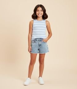Short Jeans Infantil com Bordado de Flor e Marmorizado - Tam 5 a 14 Anos