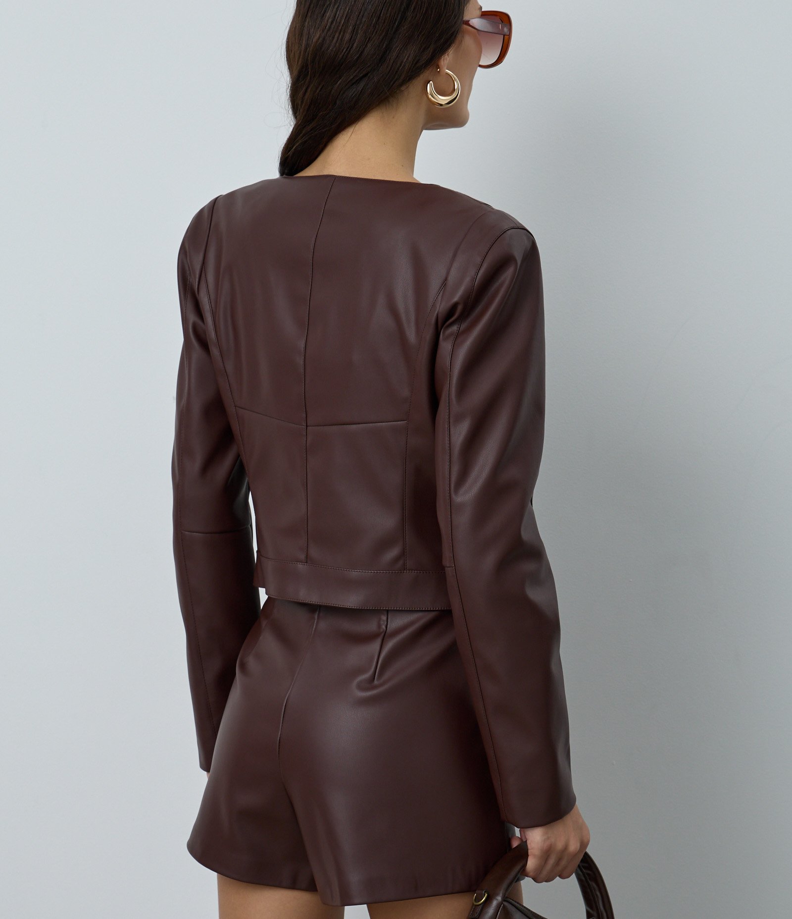 Jaqueta em PU com Ombreira e Zíper Marrom 4