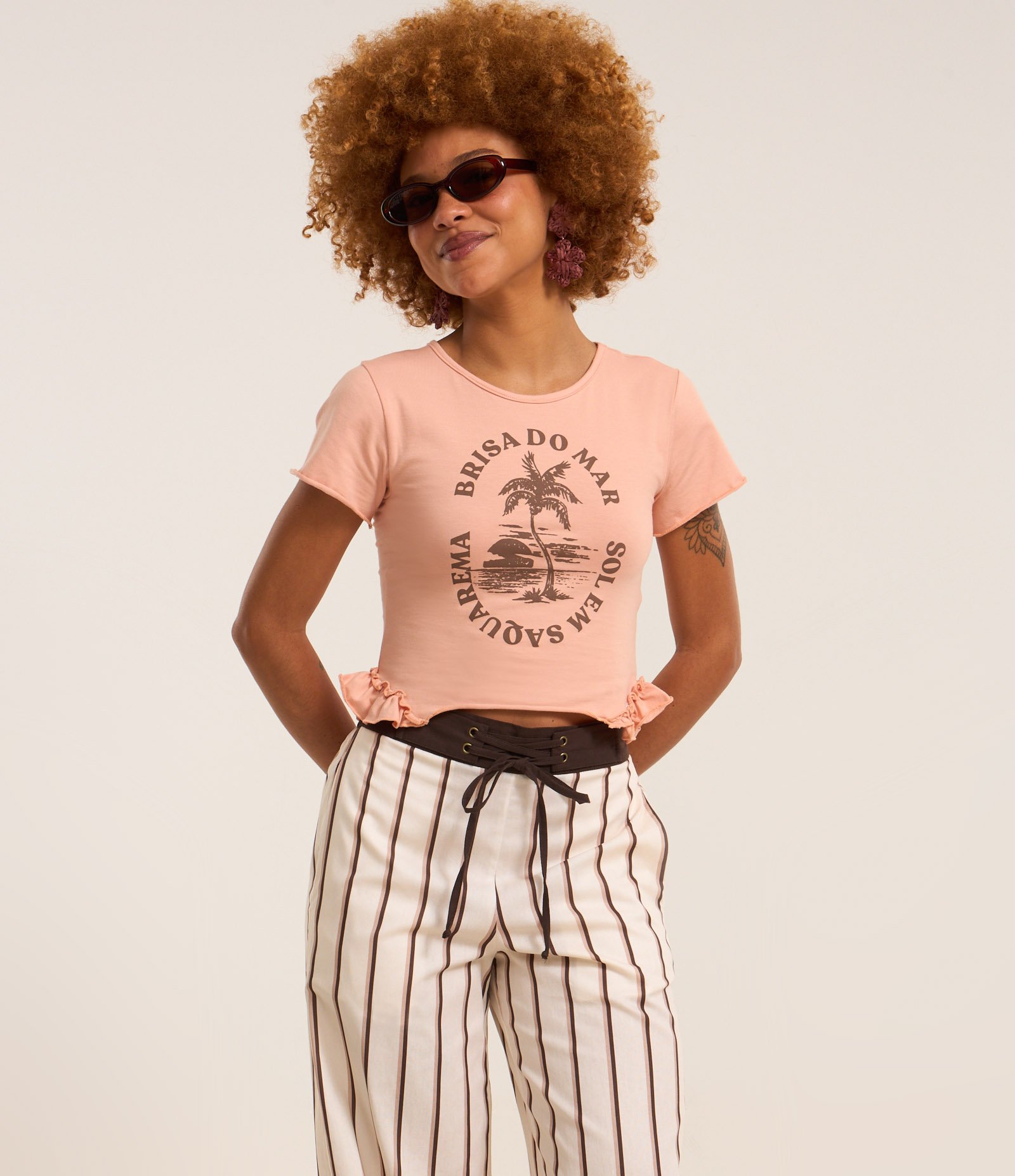 Calça Wide Leg em Tricoline Listrado com Cós Contrastante e Amarração Off White 2