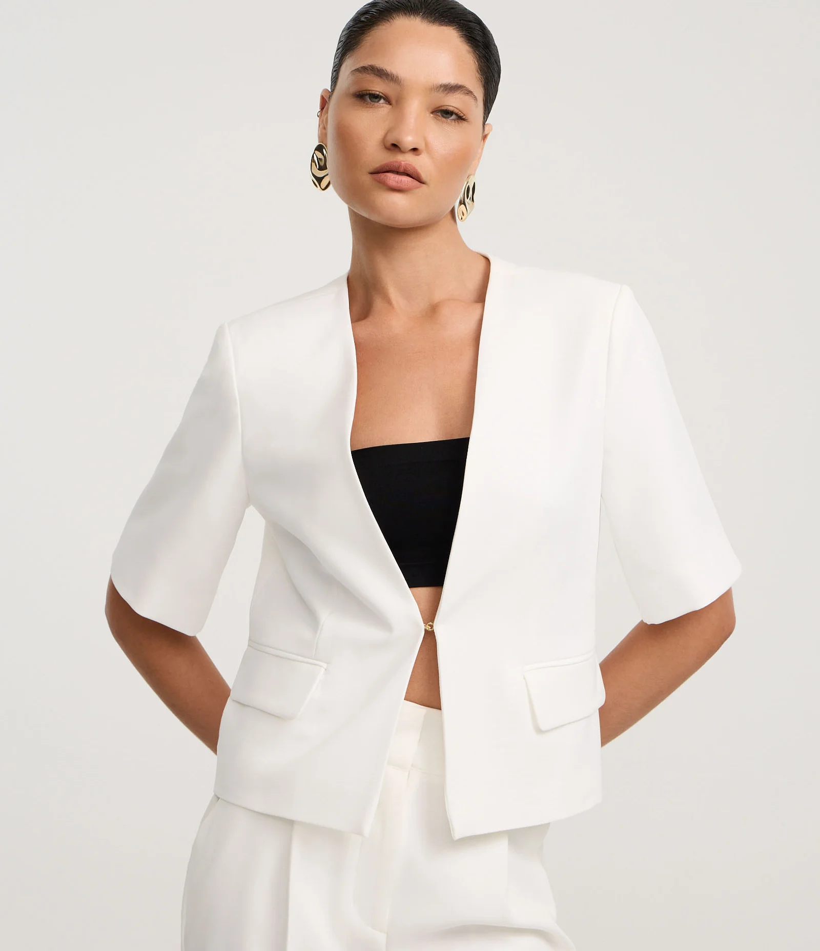 Blazer Alfaiatado com Decote Profundo e Lapelas Off White 1