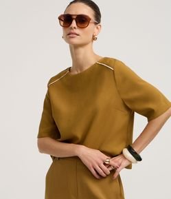 Blusa Alfaiatada em Crepe com Cava Raglan Contrastante