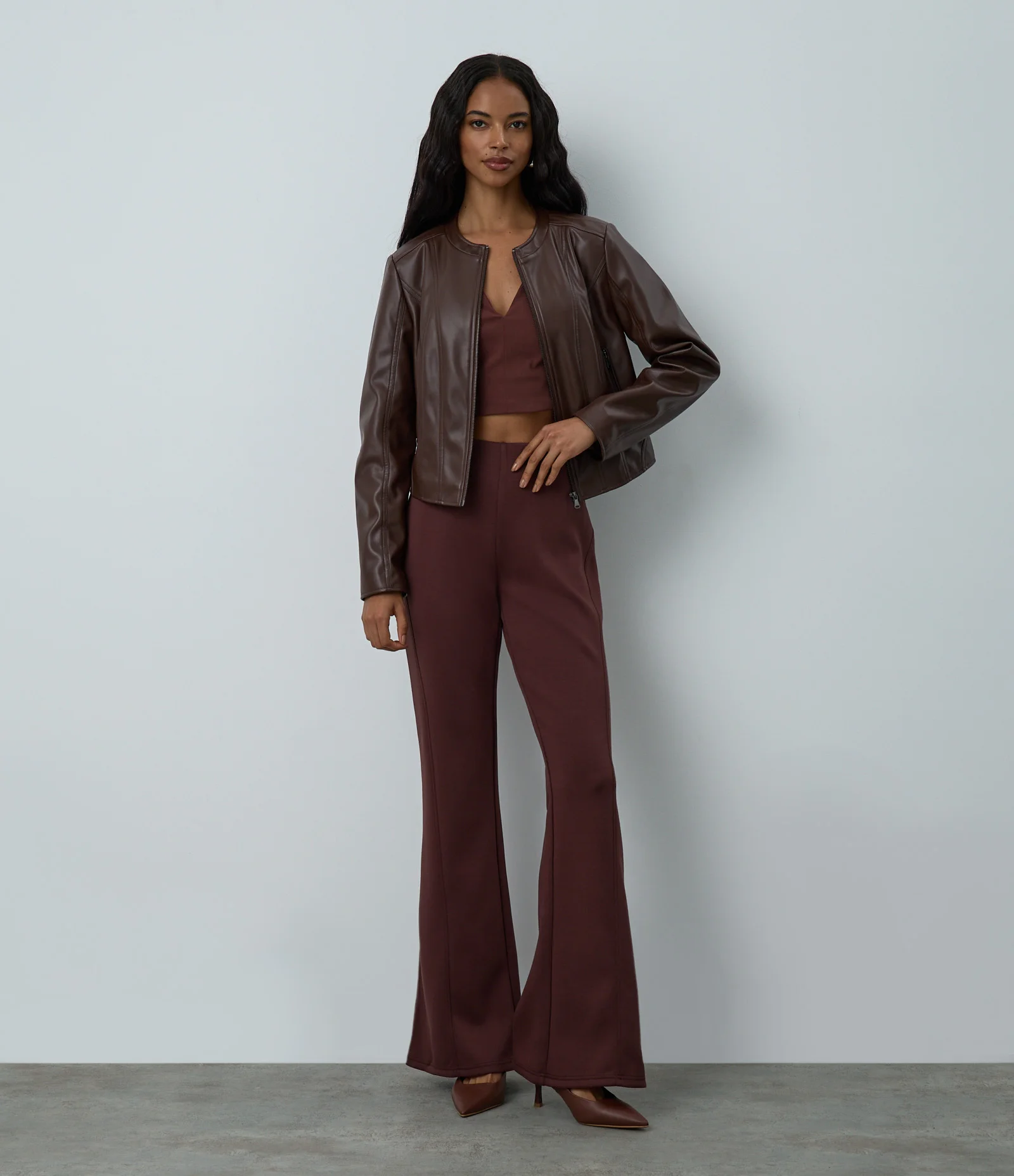 Calça Flare em Ponto Roma com Cós Embutido Marrom 1