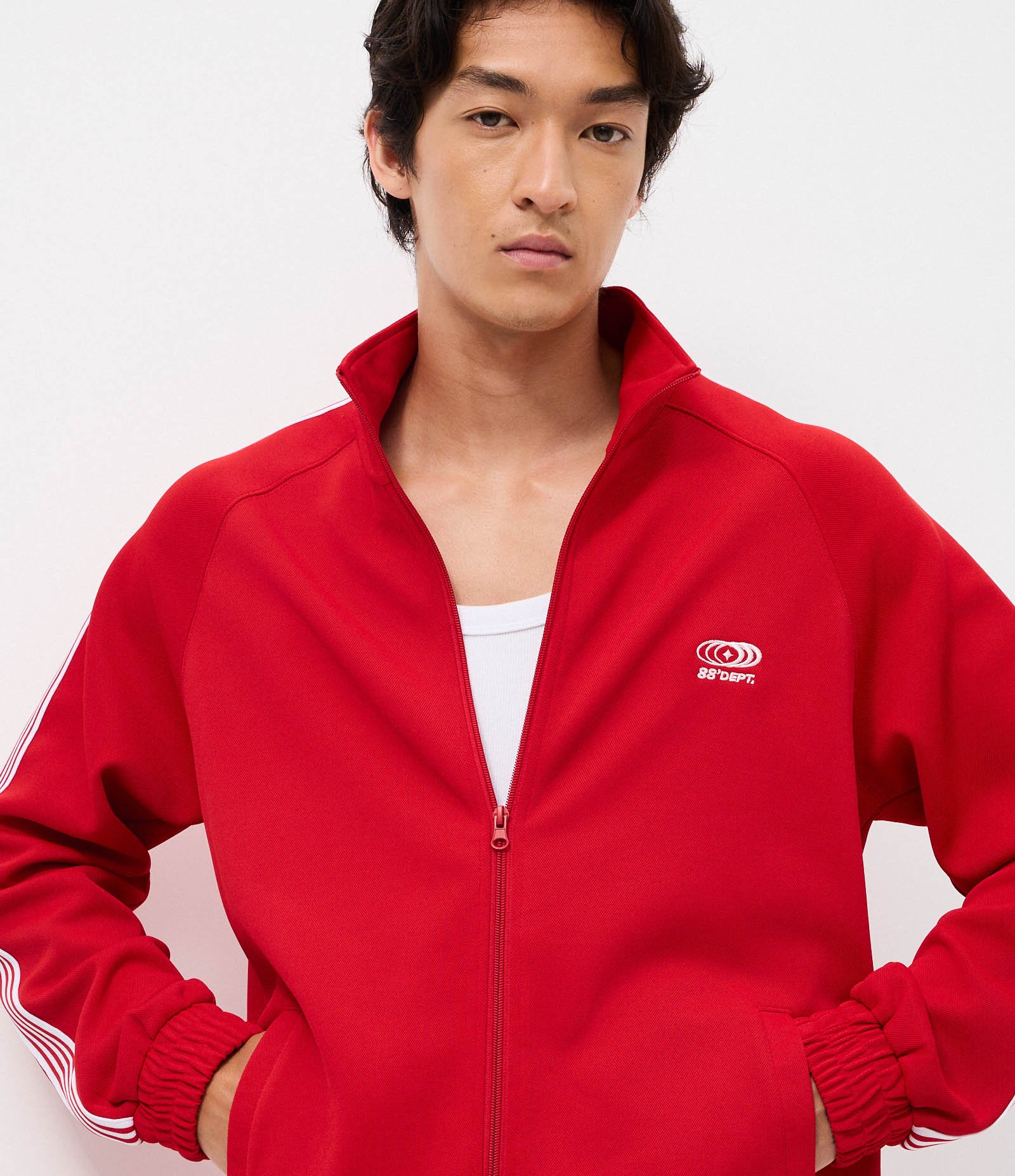 Casaco em Helanca com Bordado Localizado e Listras Contrastantes Vermelho 1