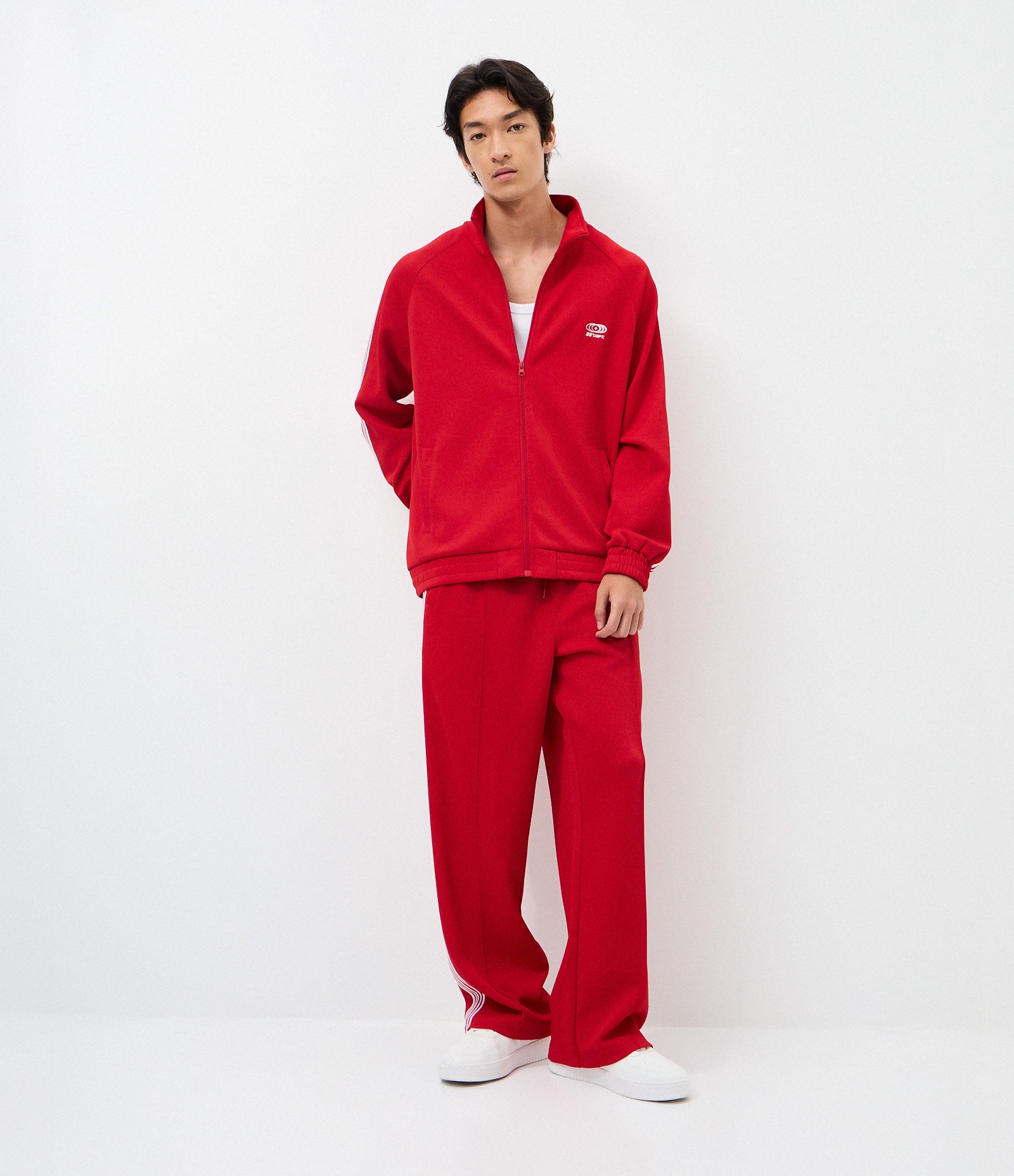 Casaco em Helanca com Bordado Localizado e Listras Contrastantes Vermelho 2