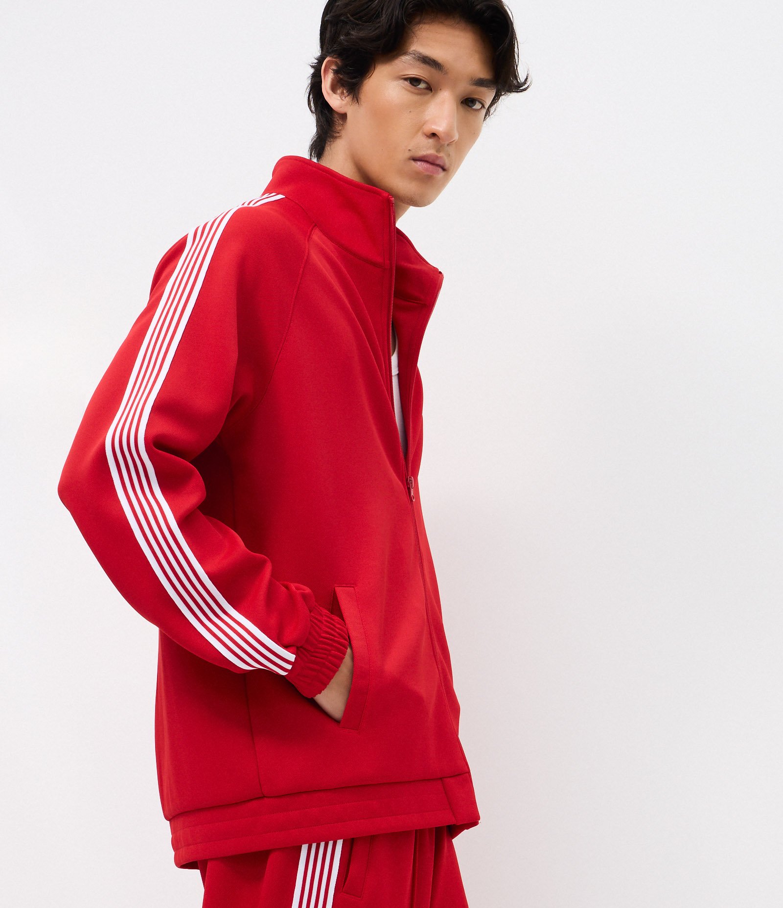 Casaco em Helanca com Bordado Localizado e Listras Contrastantes Vermelho 3