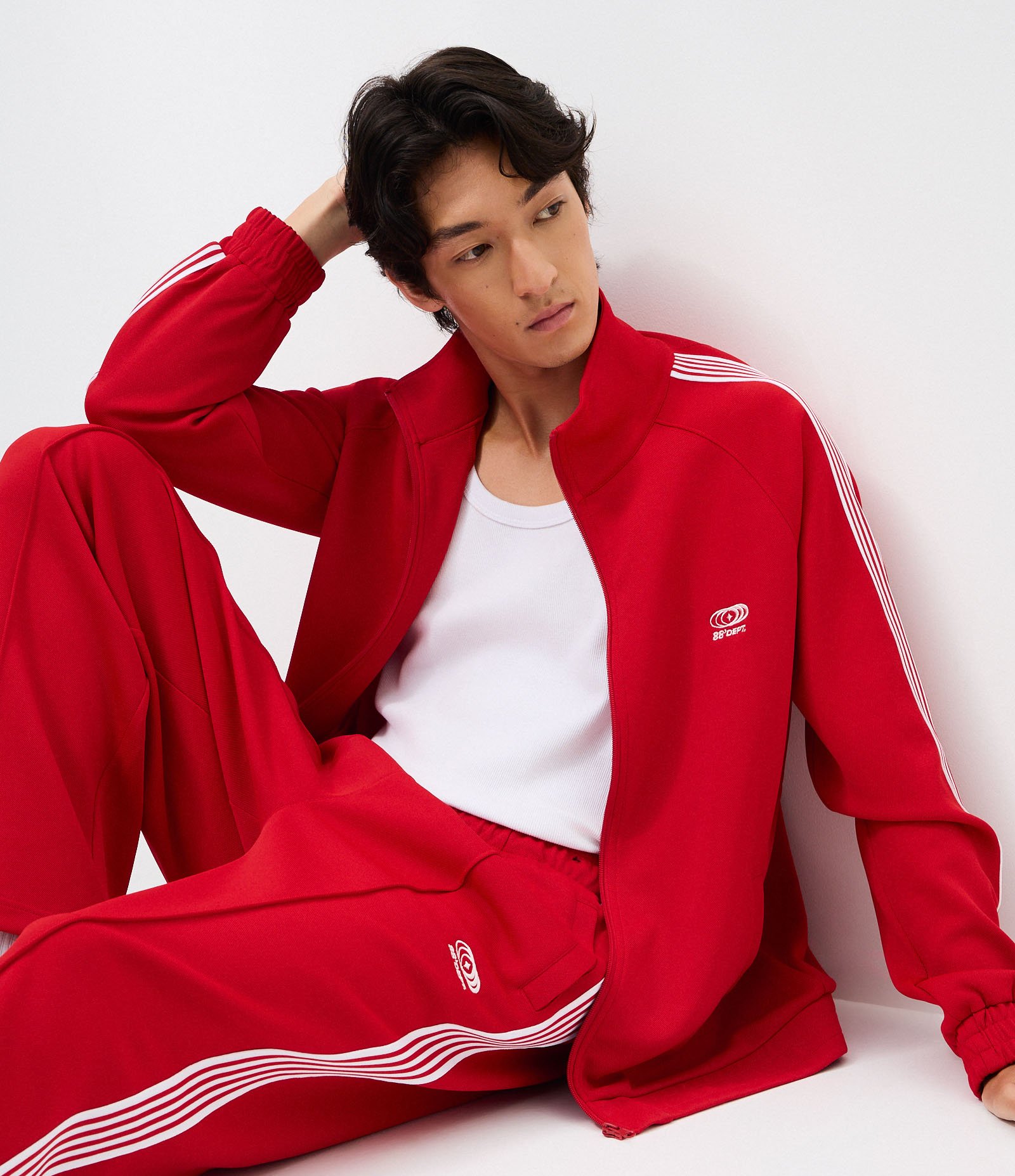 Casaco em Helanca com Bordado Localizado e Listras Contrastantes Vermelho 4