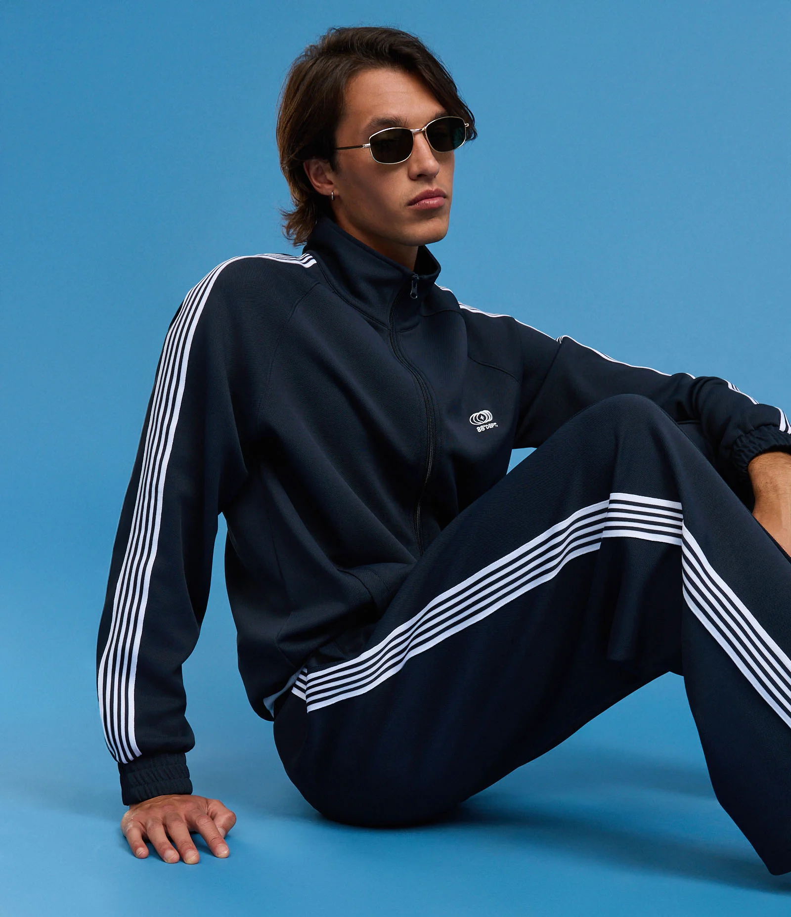 Casaco em Helanca com Bordado Localizado e Listras Contrastantes Preto 4