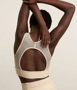 Top Esportivo em Microfibra com Recortes em Tule e Abertura nas Costas