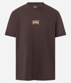 Camiseta Comfort em Algodão Peruano com Estampa Lettering Outside Division