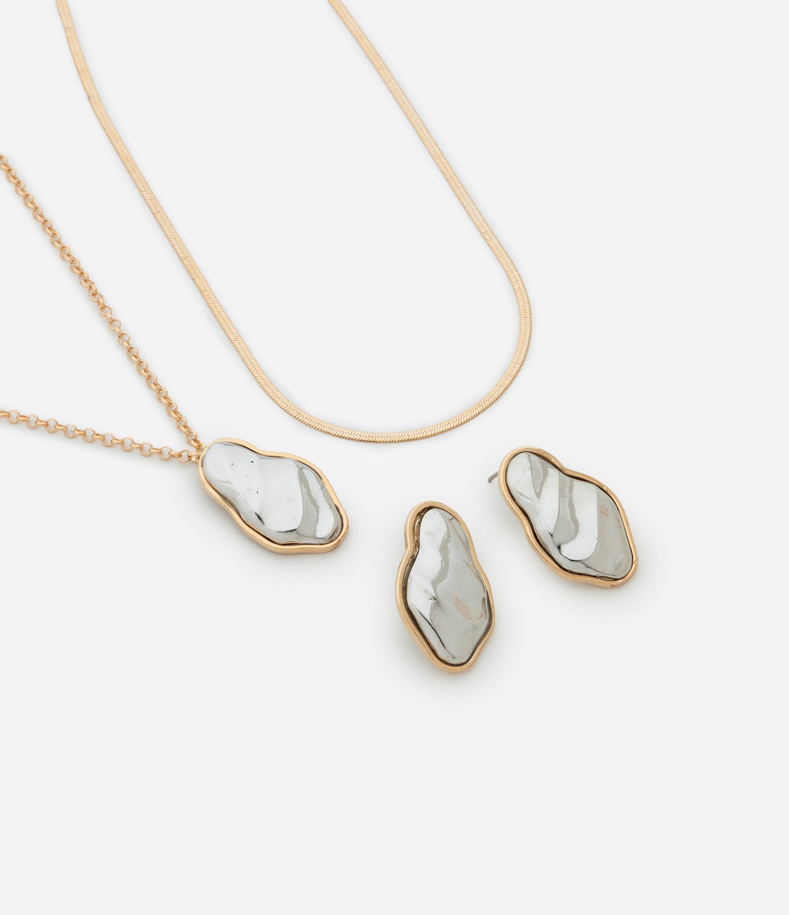 Conjunto de Colar Camadas e Brinco com Pingente Orgânicos Dourado 1