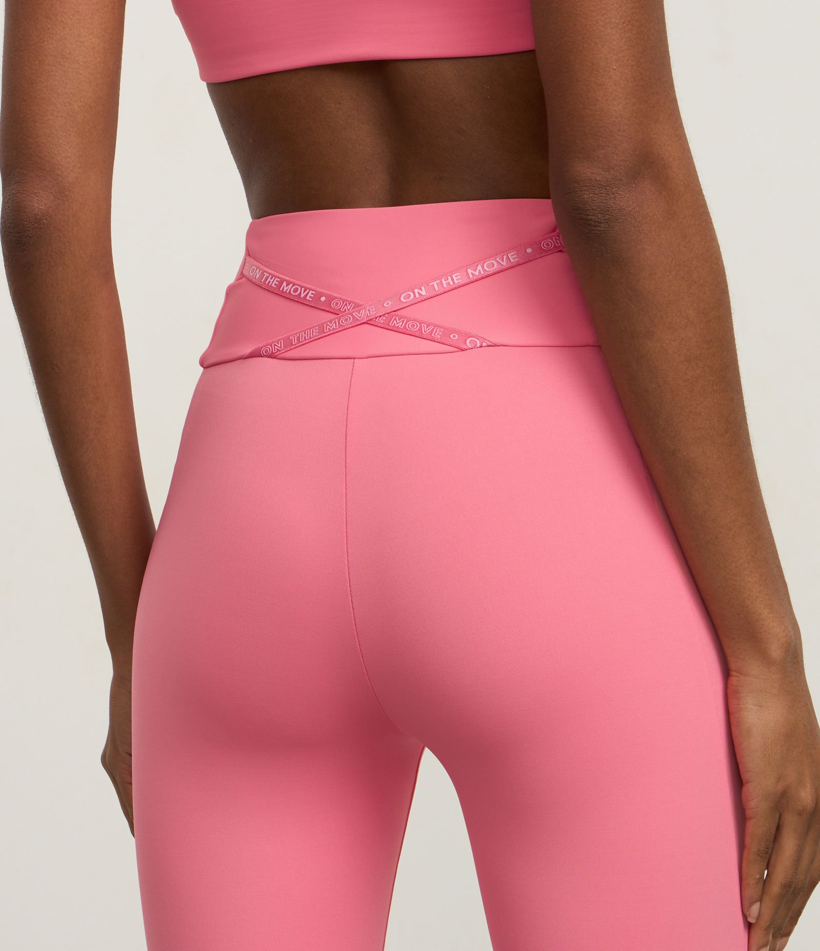 Calça Legging Esportiva em Microfibra Pesada com Tiras Elásticas Cruzadas Rosa 4