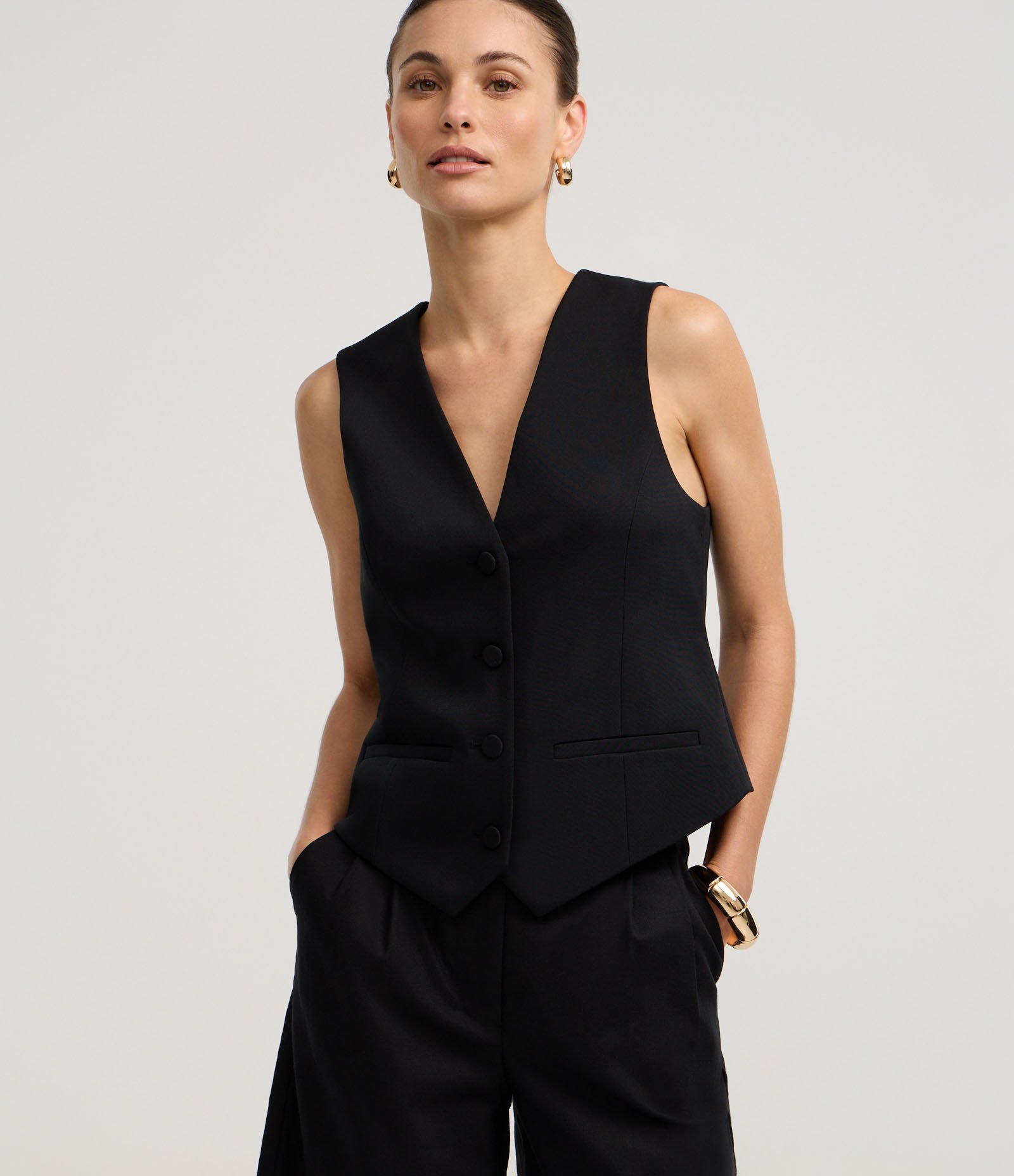 Colete de Alfaiataria com Decote V e Quatro Botões Preto 1