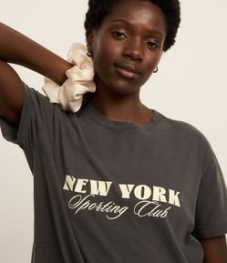 Camiseta Oversized Esportiva em Algodão Estonado com Estampa New York