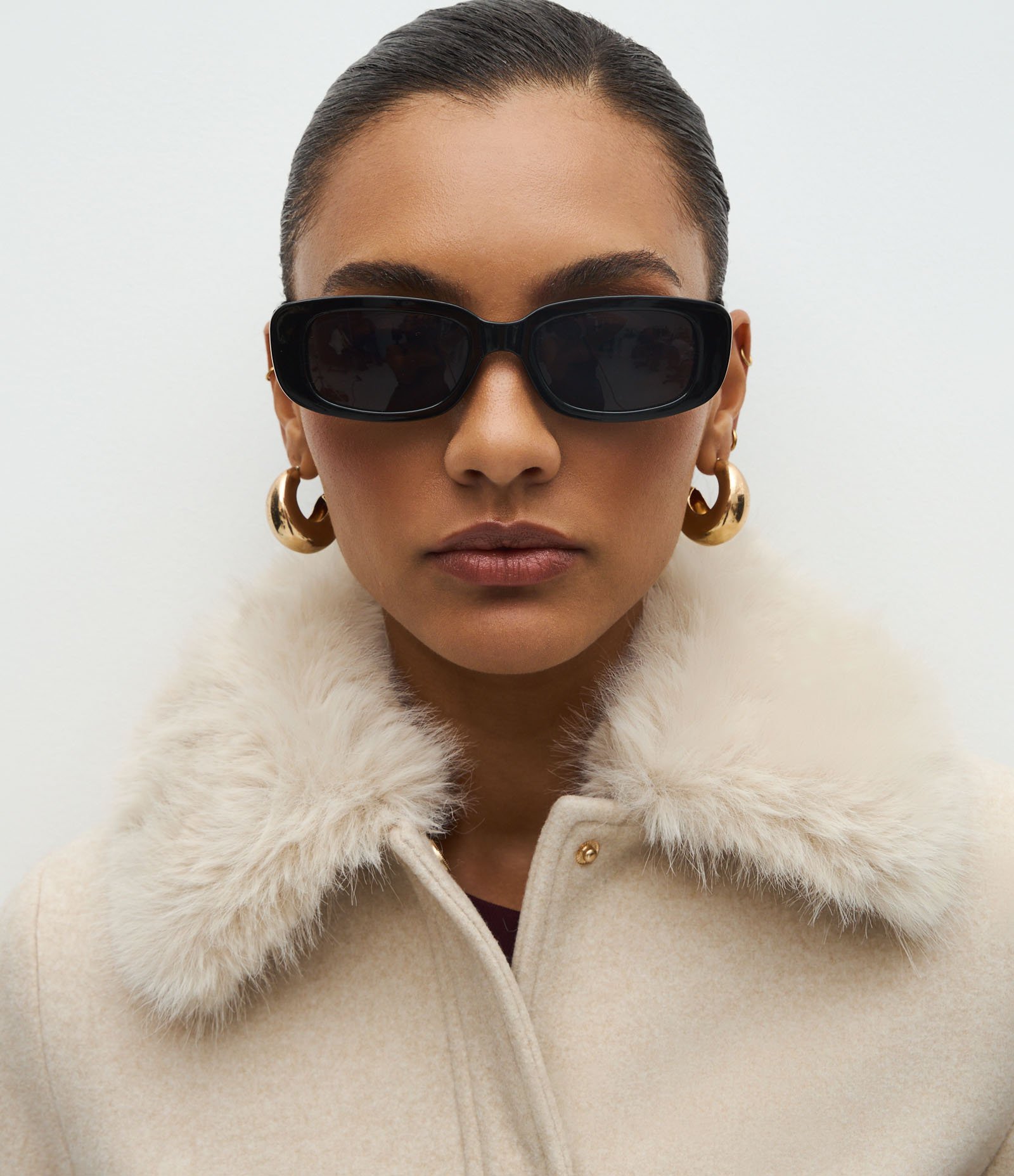 Casaco em Polivelour com Pelos na Gola e Bolsos Cargo Off White 3