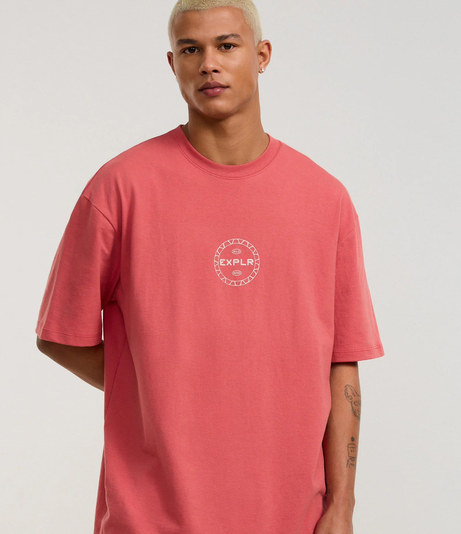 Camiseta Relaxed em Malhão com Estampa Lettering EXPLR Vermelho 1
