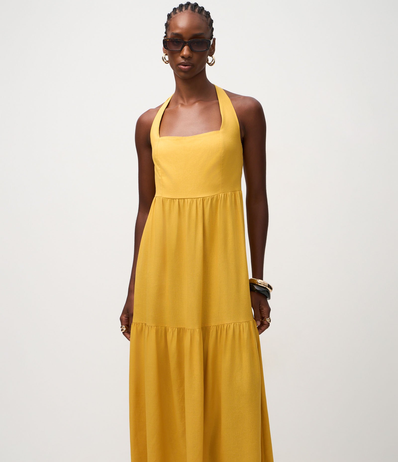 Vestido Midi Frente Único em Viscolinho com Recortes Mostarda 2