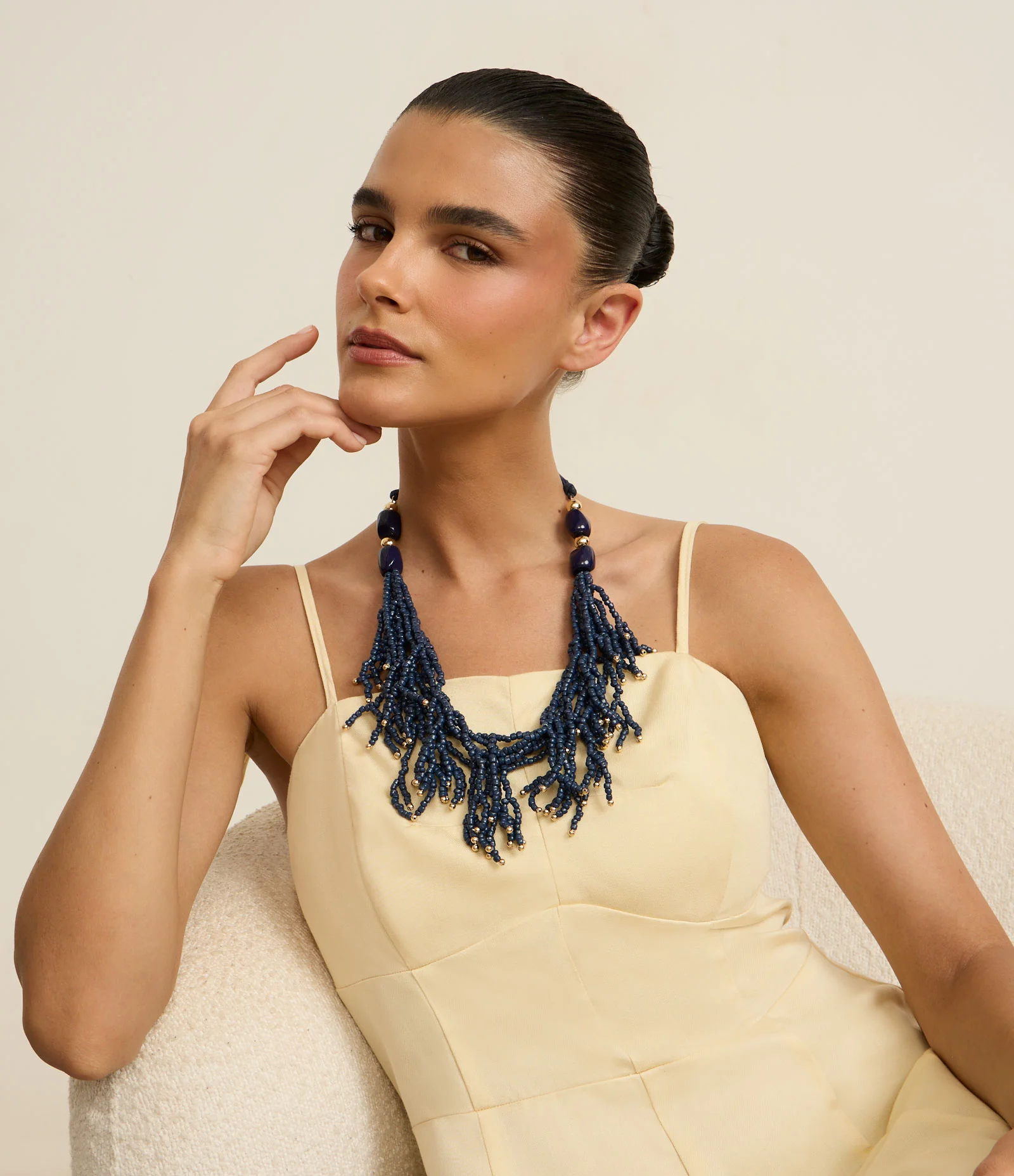 Maxi Colar em Miçangas com Contraste nas Pontas Azul 1