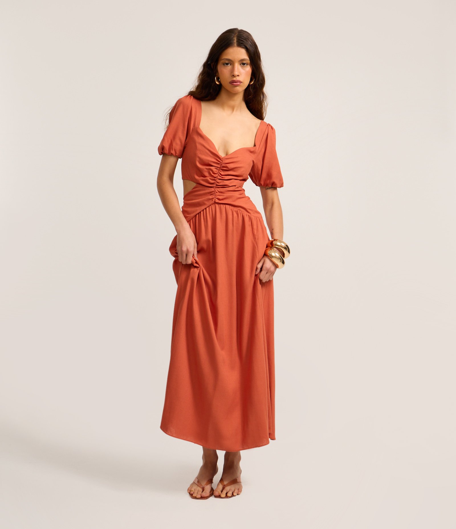 Vestido Long Midi em Viscolinho com Franzido no Busto e Detalhe Lateral Laranja 1