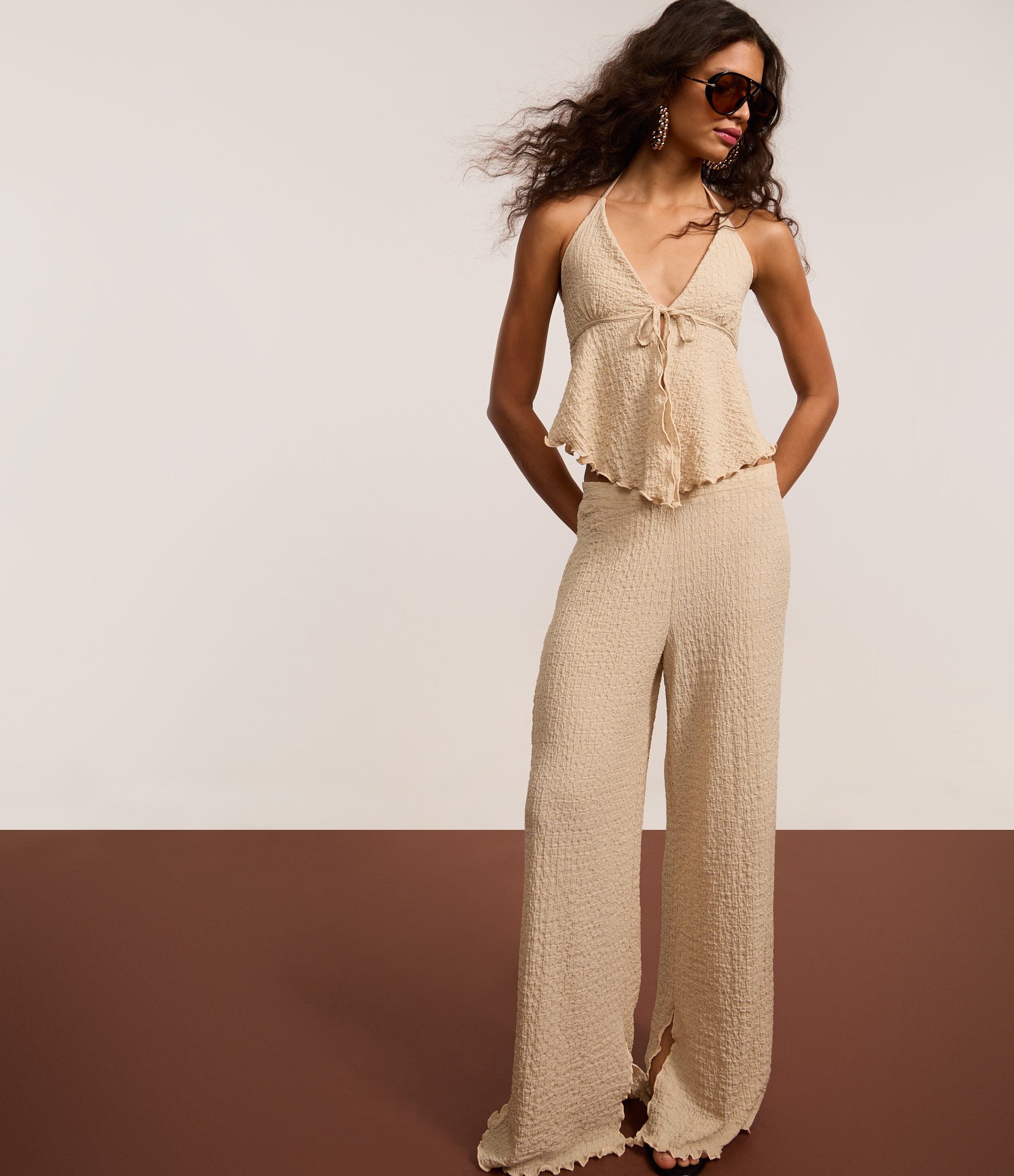 Calça Texturizada com Cós Elásticos Bege 7