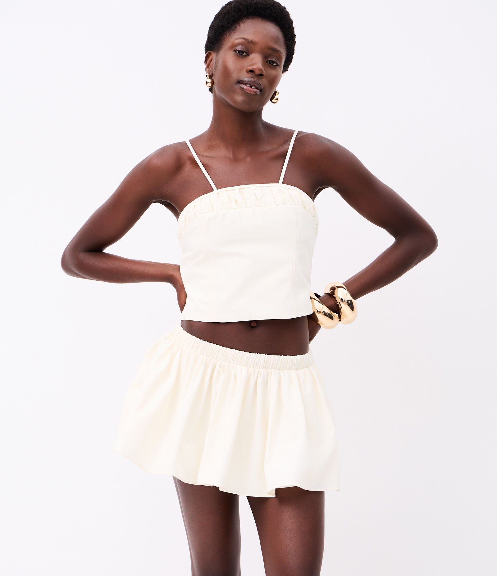 Short Saia Curto em Tricoline com Elástico no Cós e Franzidos Off White 2