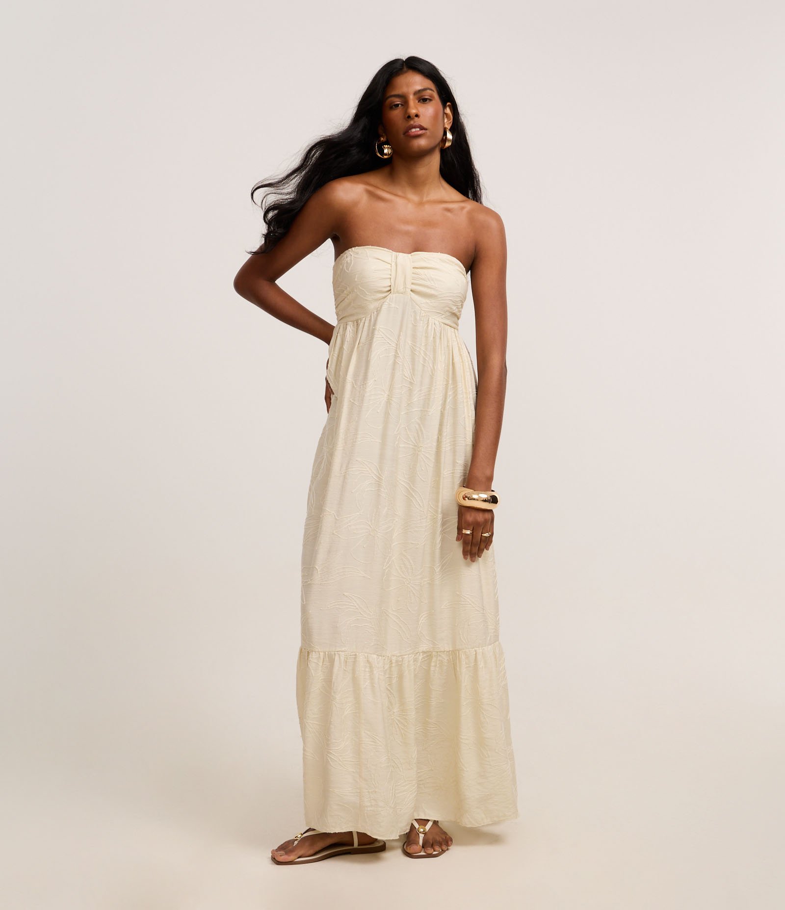 Vestido Evasê Midi Sem Alça em Sarja com Bordado Folhagem Off White 1