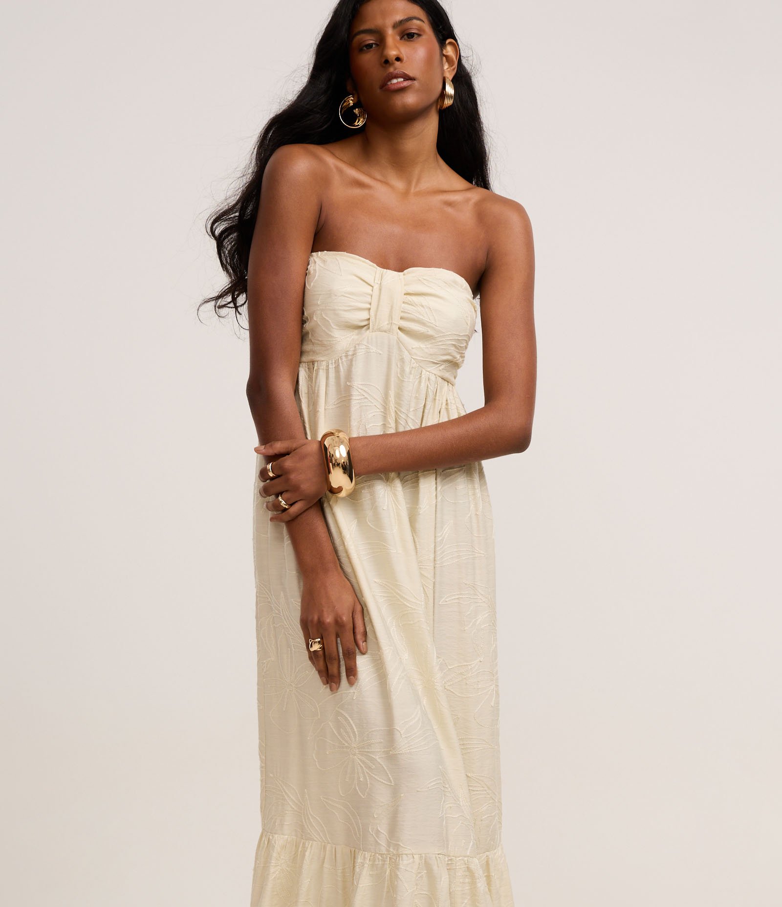 Vestido Evasê Midi Sem Alça em Sarja com Bordado Folhagem Off White 2