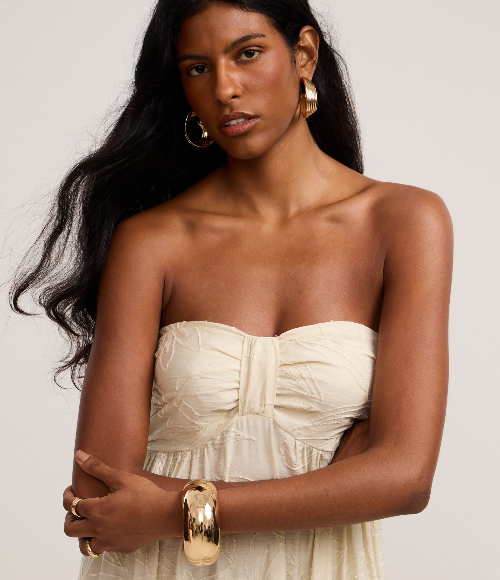 Vestido Evasê Midi Sem Alça em Sarja com Bordado Folhagem Off White 3