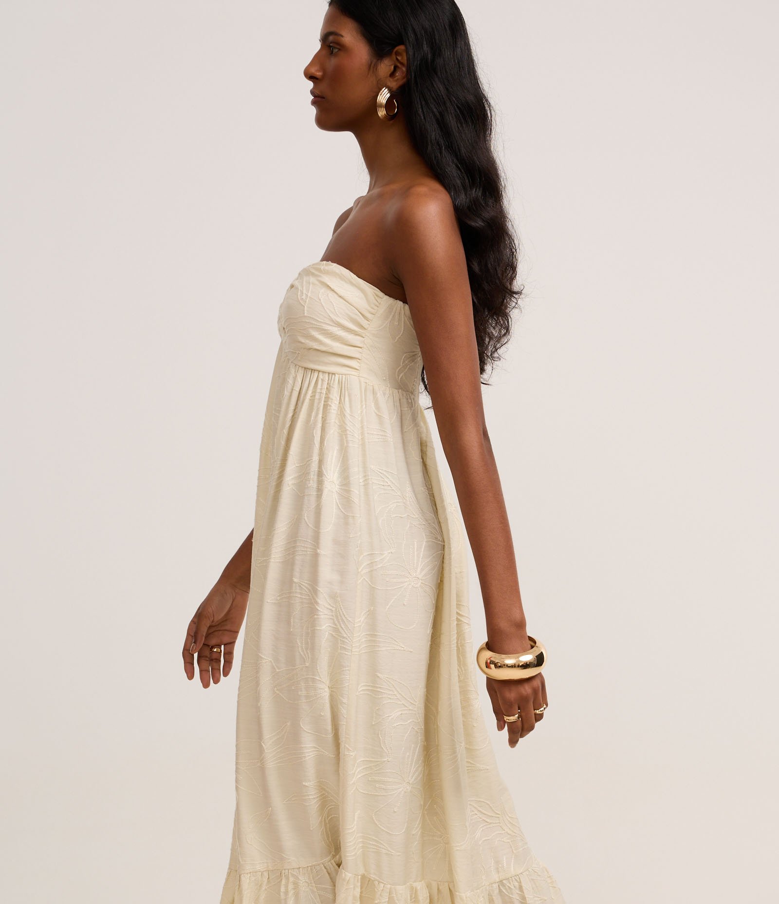 Vestido Evasê Midi Sem Alça em Sarja com Bordado Folhagem Off White 4