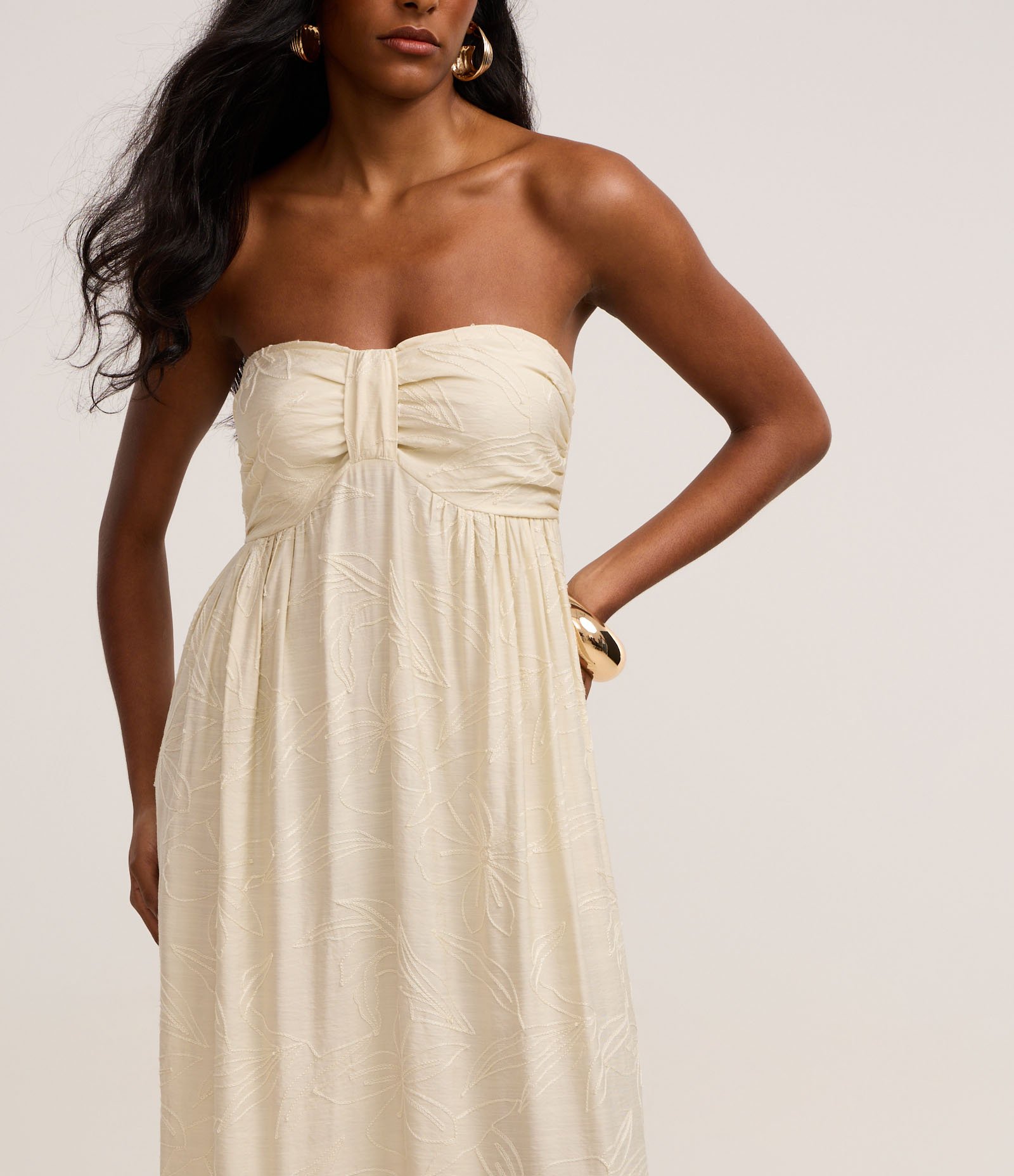 Vestido Evasê Midi Sem Alça em Sarja com Bordado Folhagem Off White 5