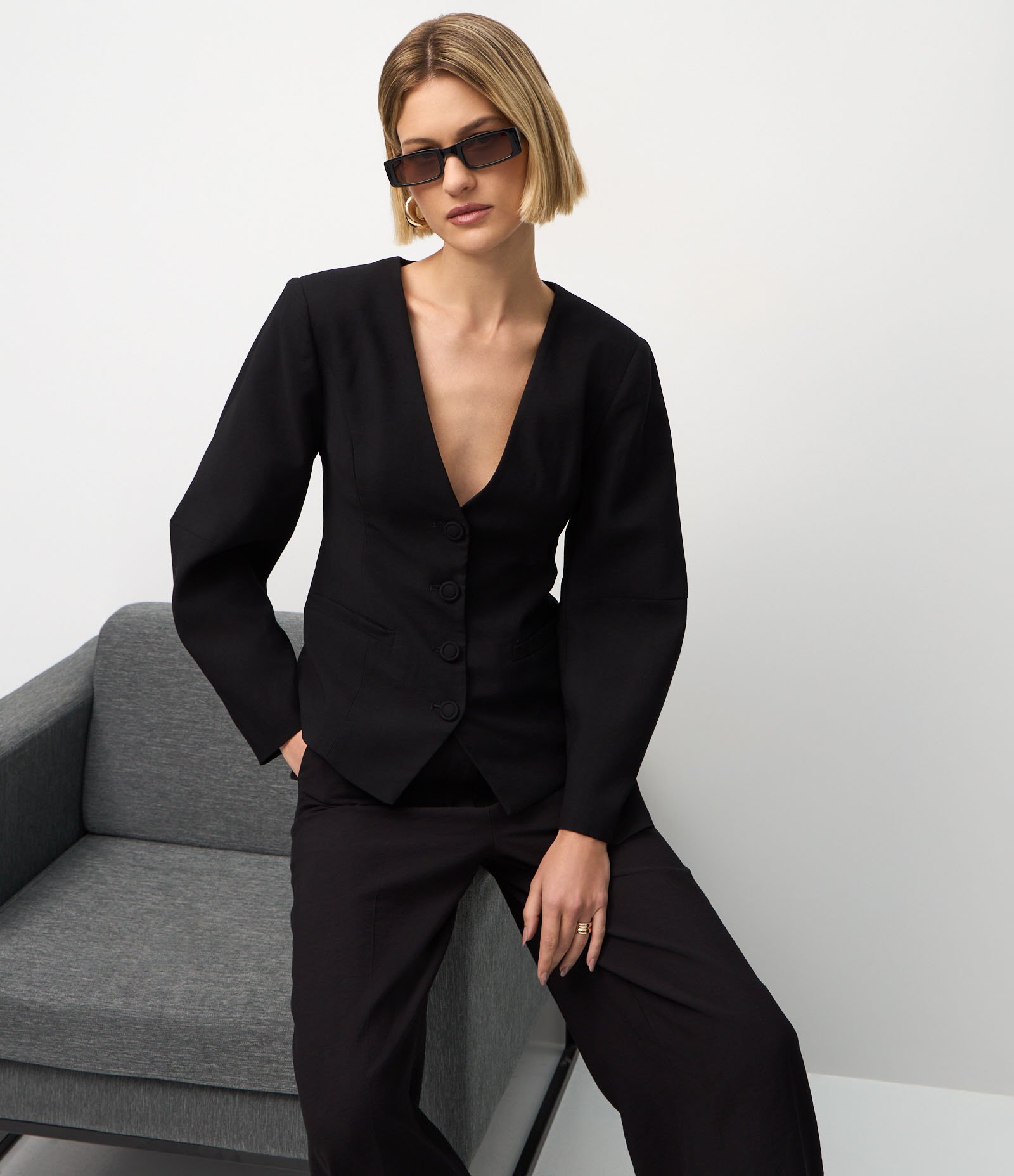 Blazer Alfaiatado com Corte Acinturado e Mangas Balloon Preto 5