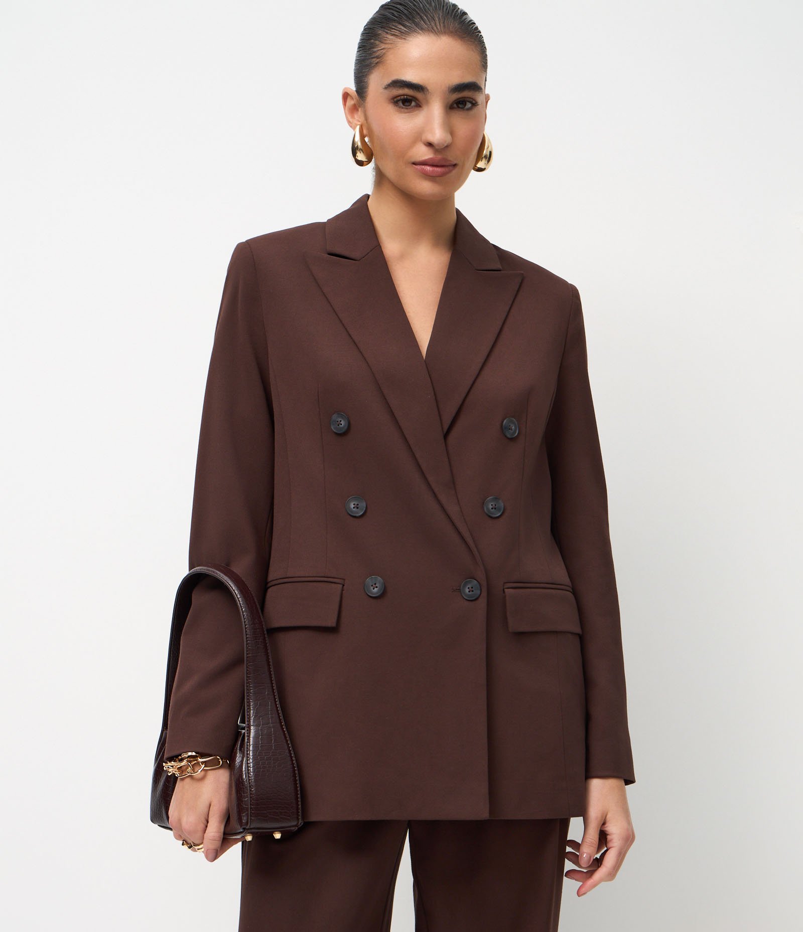 Blazer Alongado em Alfaiataria com Botões Marrom 1