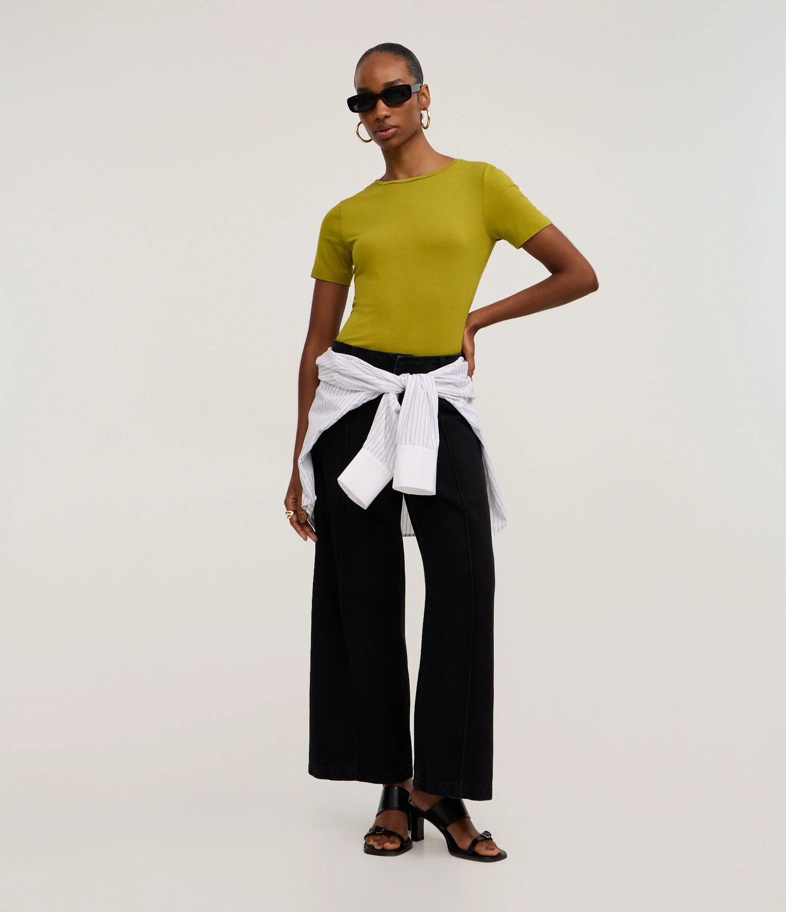 Blusa T-Shirt Básica em Viscose Verde Abacate 2